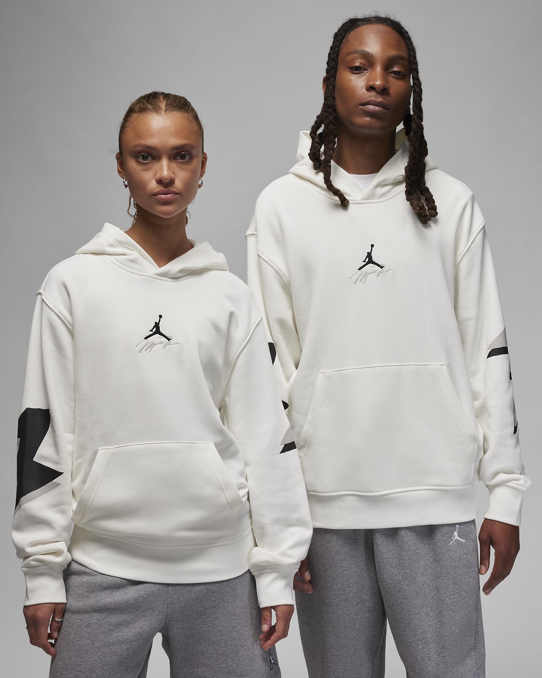 Jordan Essentials Men's Graphic Fleece Pullover Hoodie - Sail