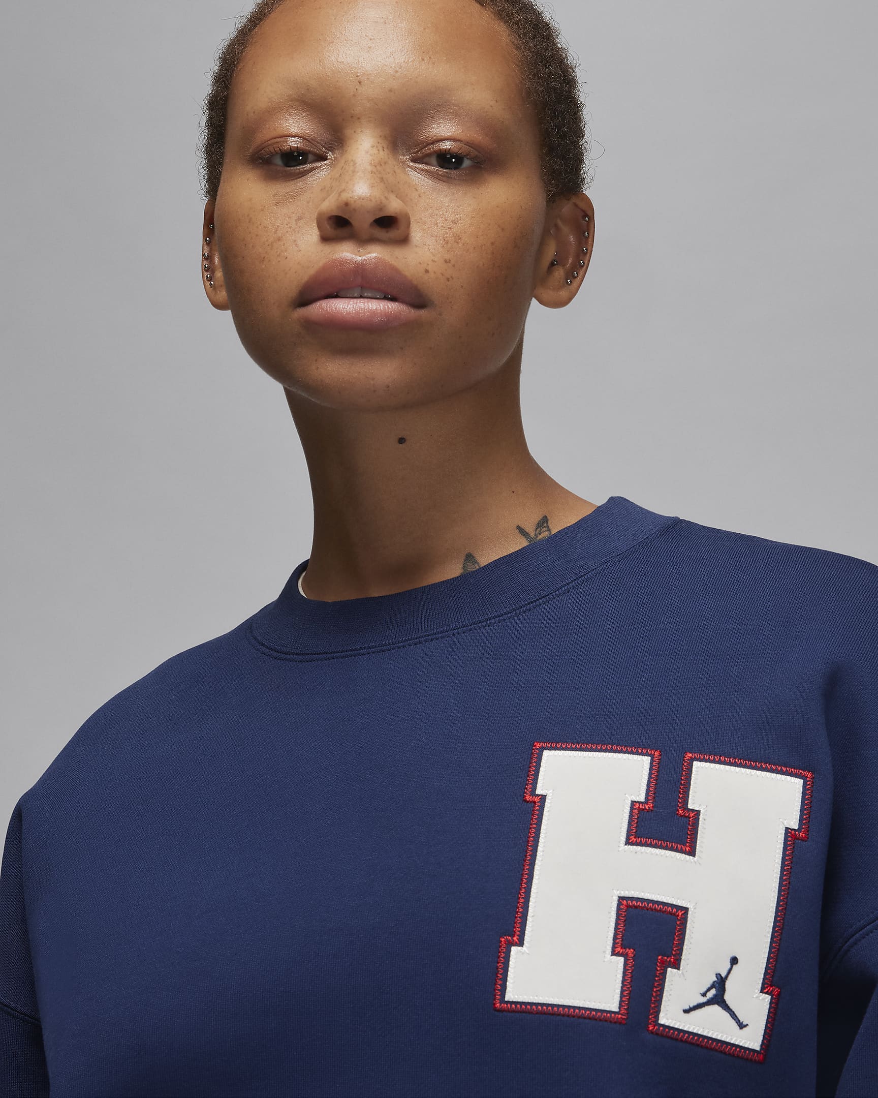 Jordan x Howard University Women's Graphic Crew-Neck Sweatshirt. Nike.com