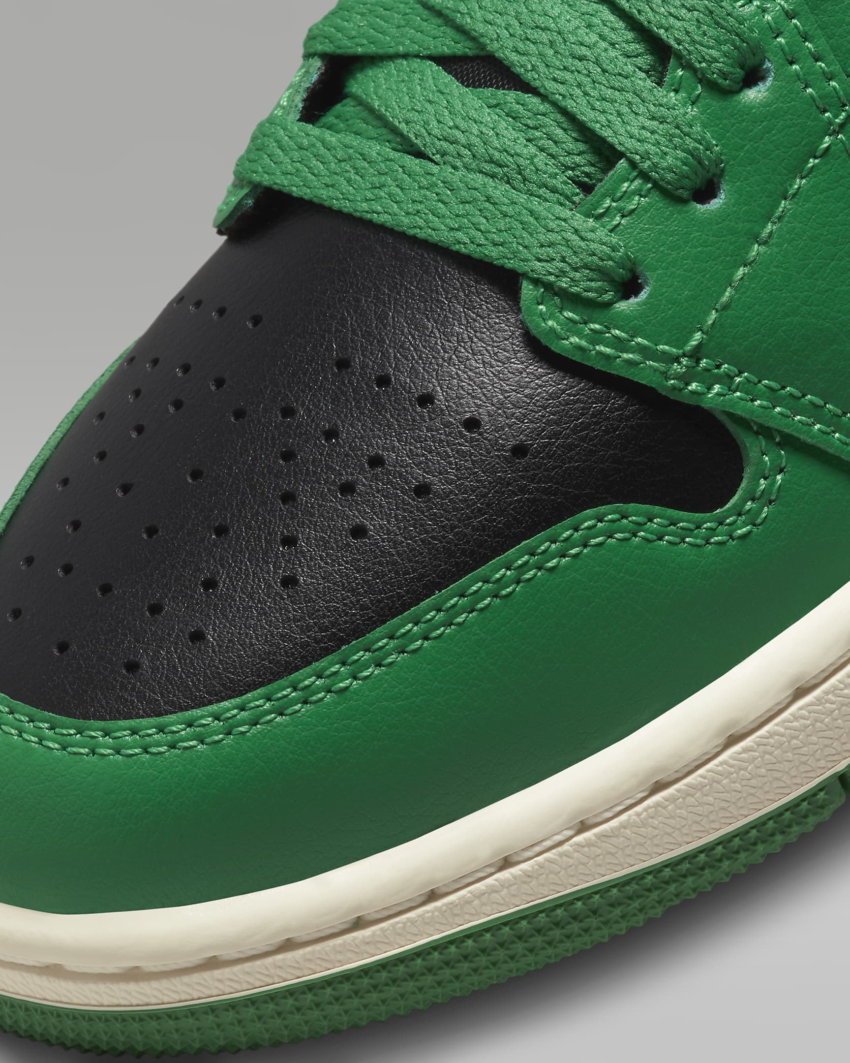 womens air jordan 1 mid shoes