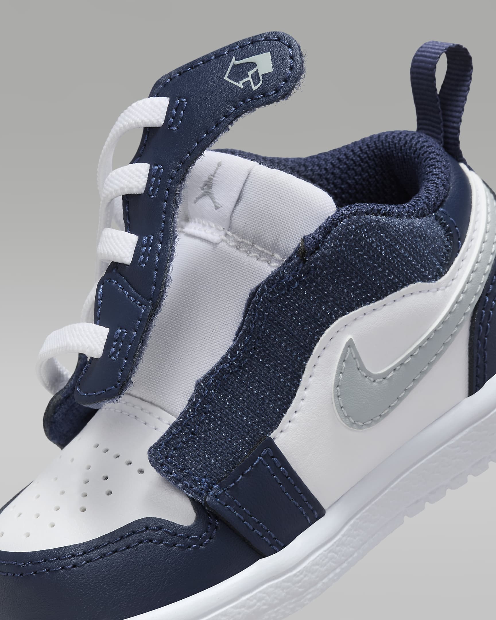 Skor Jordan 1 Low Alt för baby/små barn - Vit/Midnight Navy/Wolf Grey