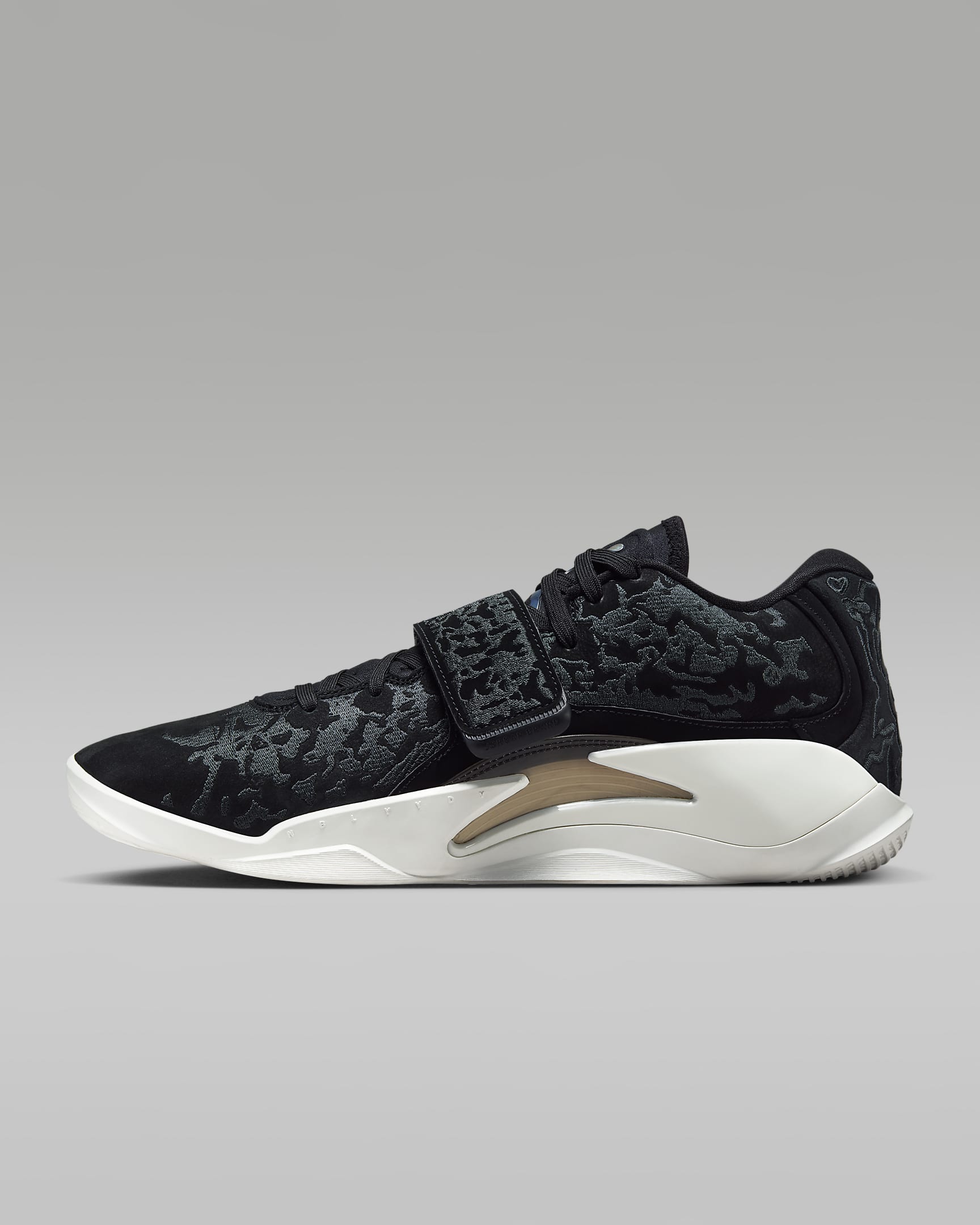 Zion 3 M.U.D. "Ash" SE PF Basketball Shoes - Black/Sail/Dark Ash