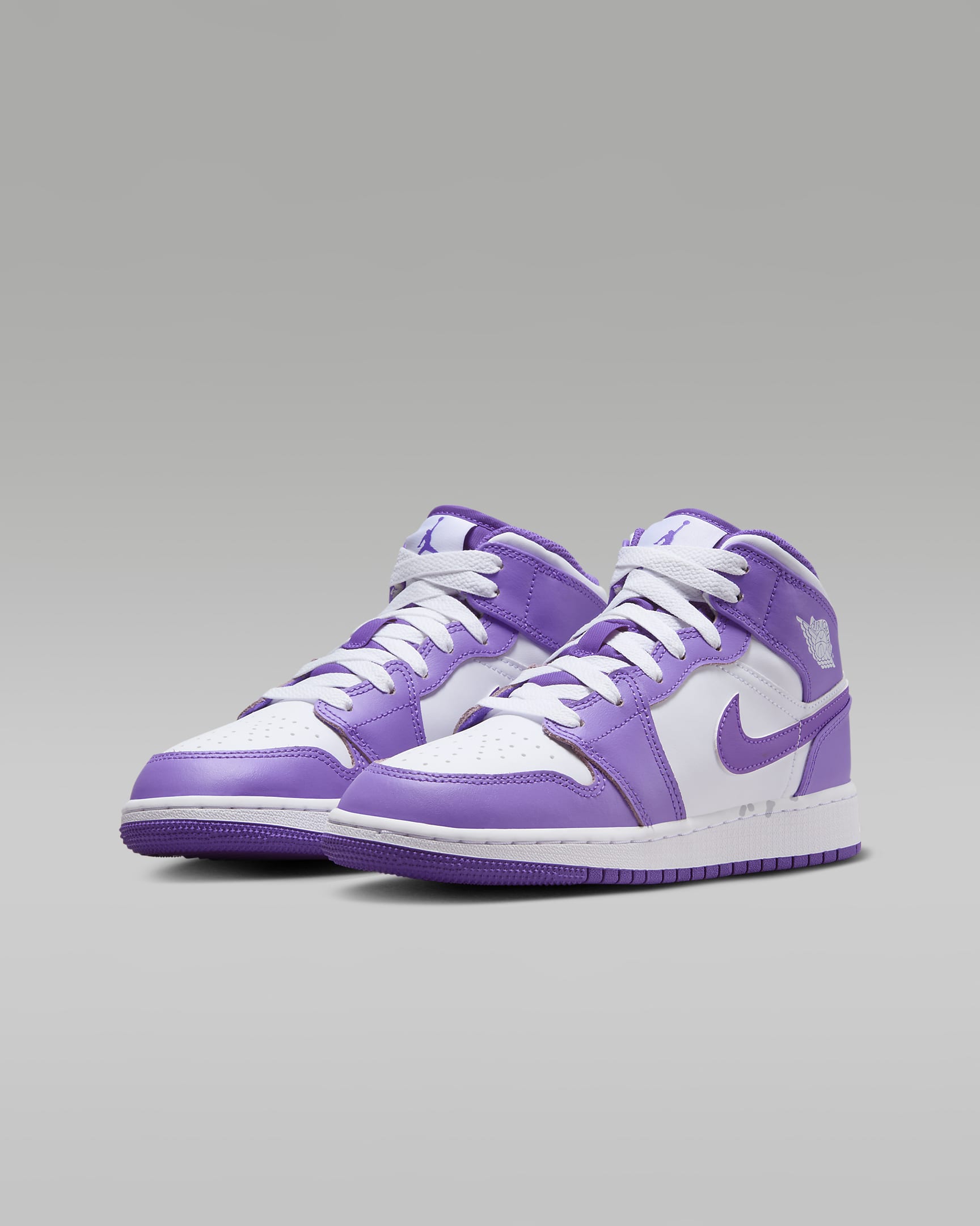 Air Jordan 1 Mid Older Kids' Shoes - Purple Venom/White