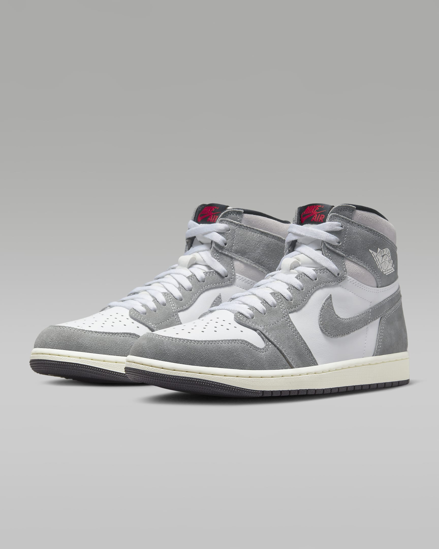 Air Jordan 1 Retro High OG Men's Shoes. Nike LU