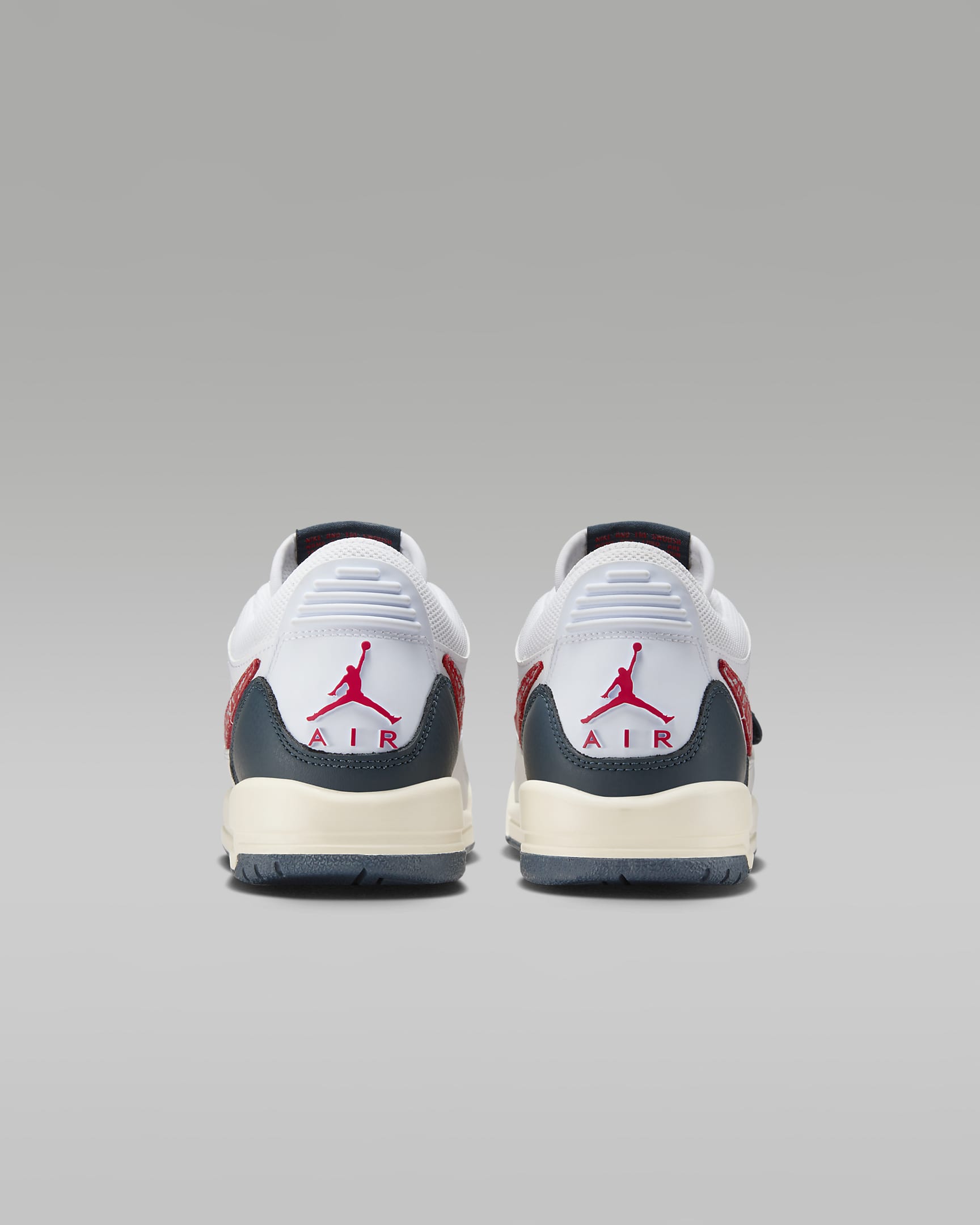 Air Jordan Legacy 312 低筒大童鞋款 - 白色/Wolf Grey/Pale Ivory/Armory Navy