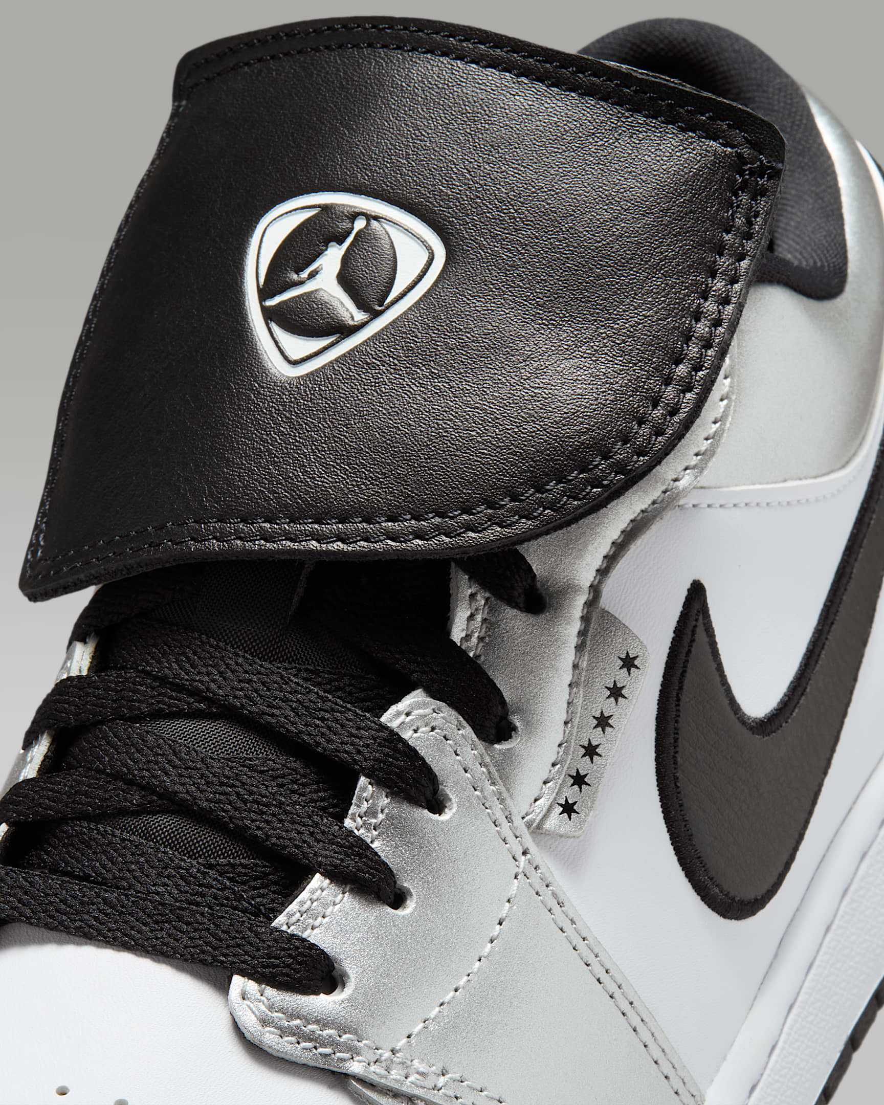 Air Jordan 1 Low SE Men's Shoes - White/White/Metallic Silver/Black
