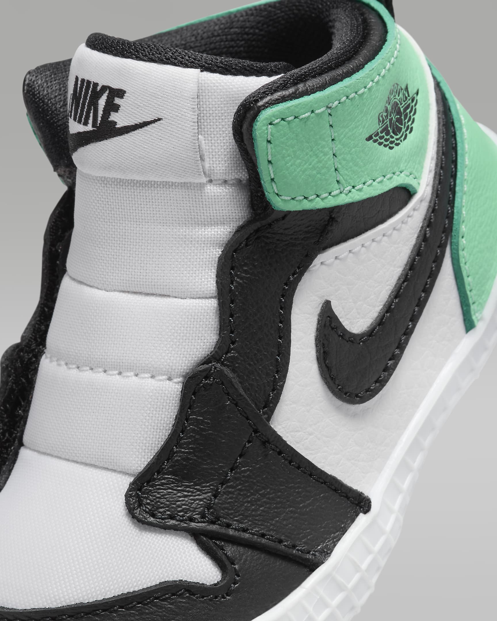 Jordan 1 Baby Cot Bootie - White/Green Glow/Black