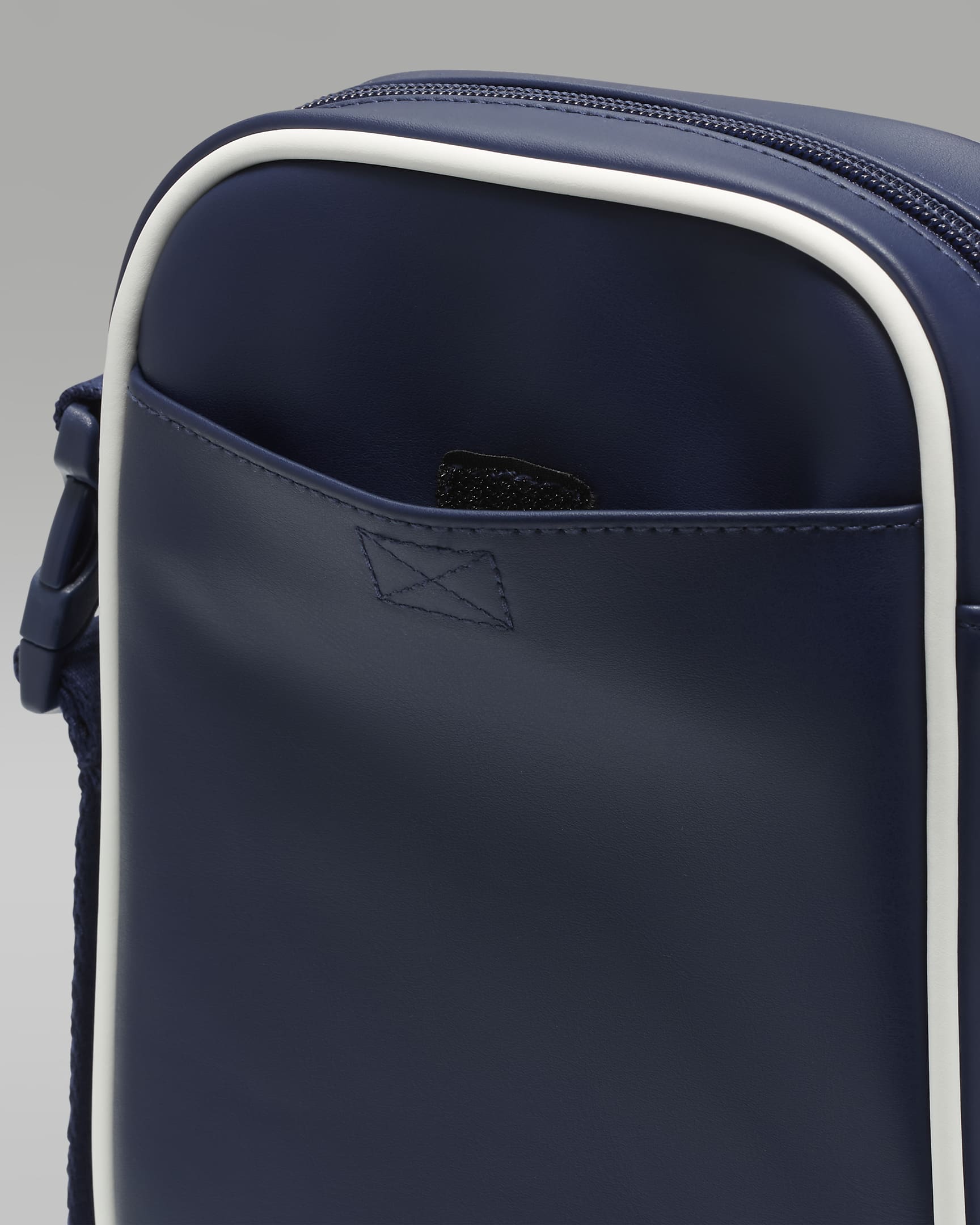 Air Jordan Festival Bag (1L) - Midnight Navy