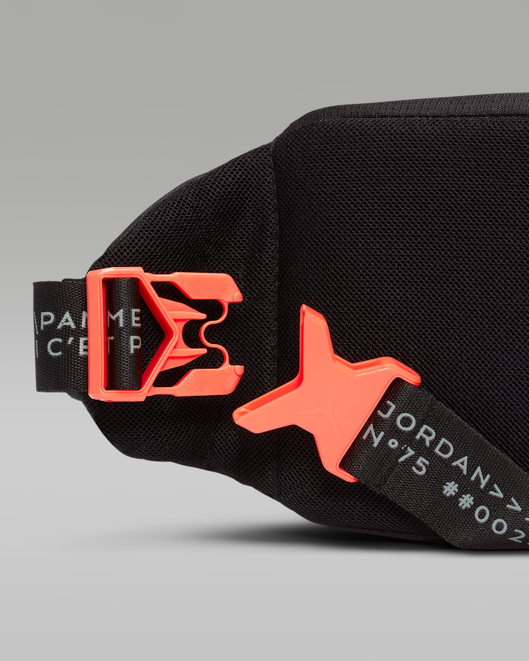 Jordan Paris SaintGermain CrossBody CrossBody Bag (6L). Nike UK