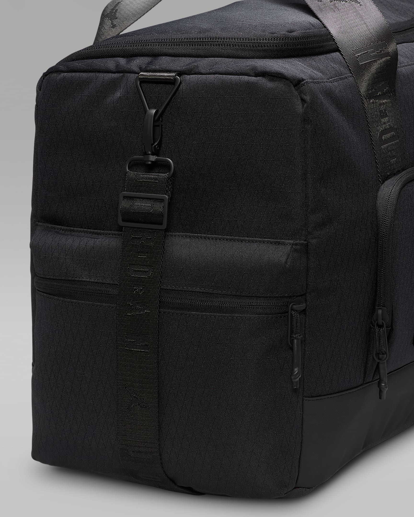[MA0932-X1I] UNISEX AIR JORDAN COLLECTORS 44L DUFFLE