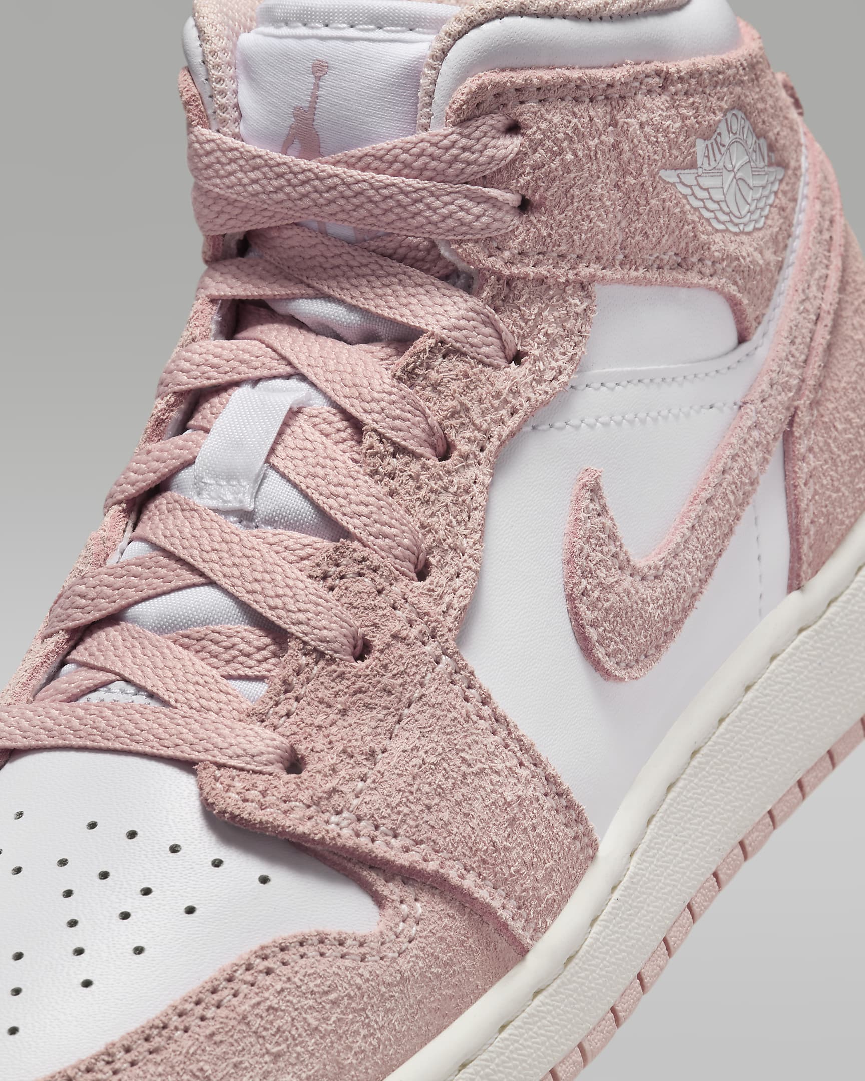 Air Jordan 1 Mid SE Older Kids' Shoes - White/Sail/Legend Pink