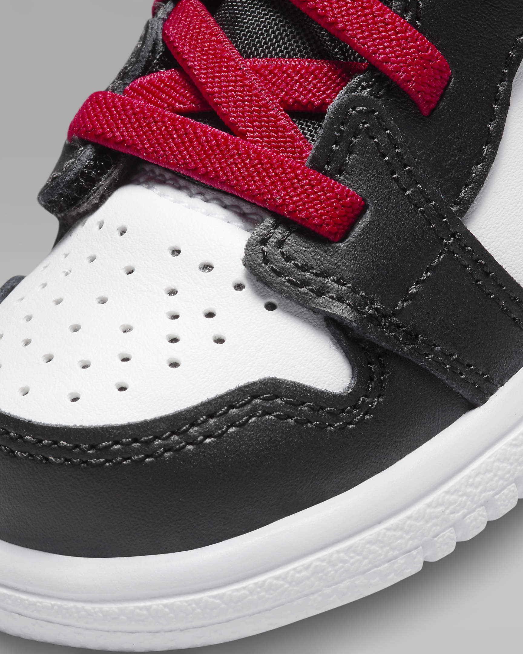 Jordan 1 Mid Alt Baby/Toddler Shoes. Nike NL
