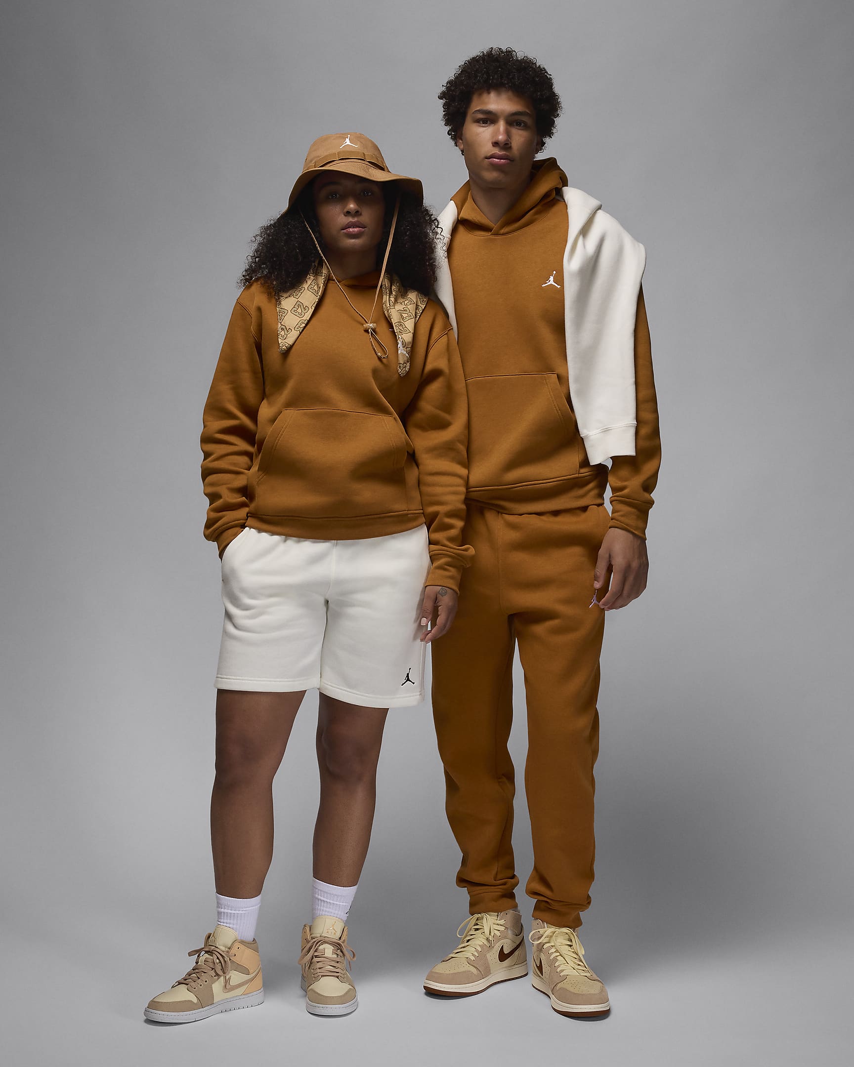 Pánská mikina Jordan Brooklyn Fleece s kapucí - Desert Bronze/Bílá