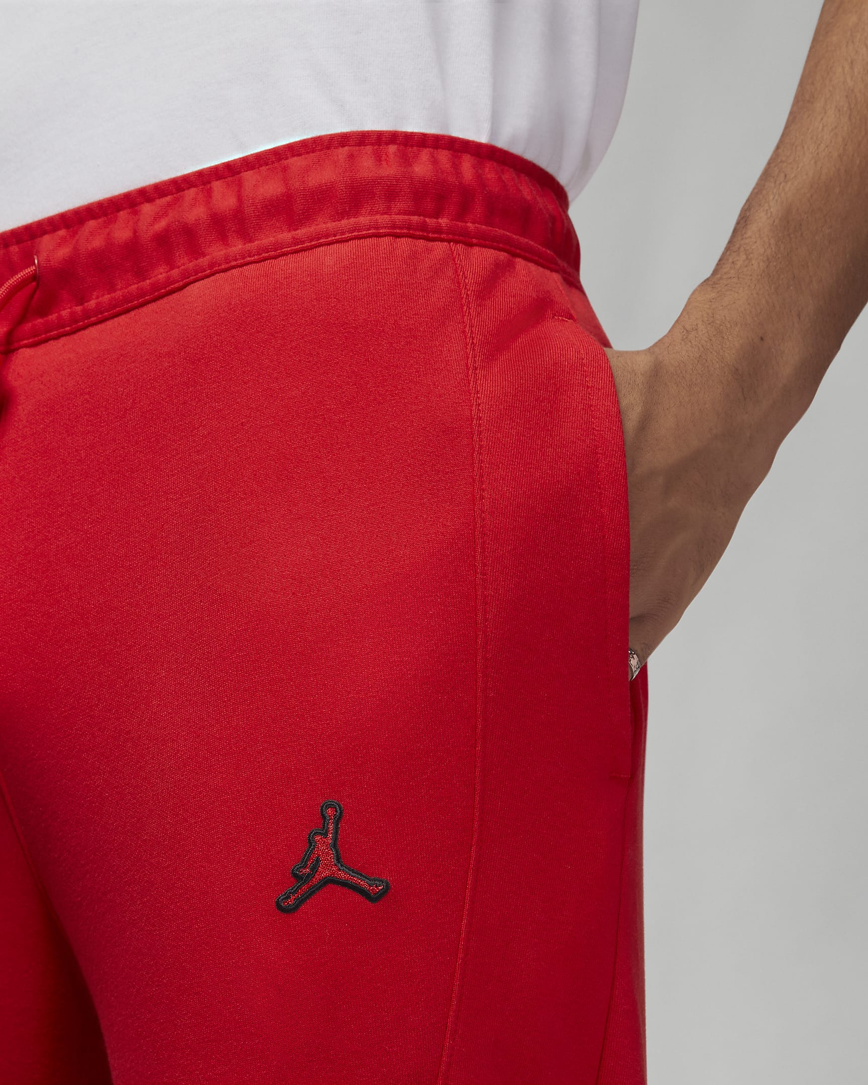 Jordan Essentials Men's WarmUp Trousers. Nike BG