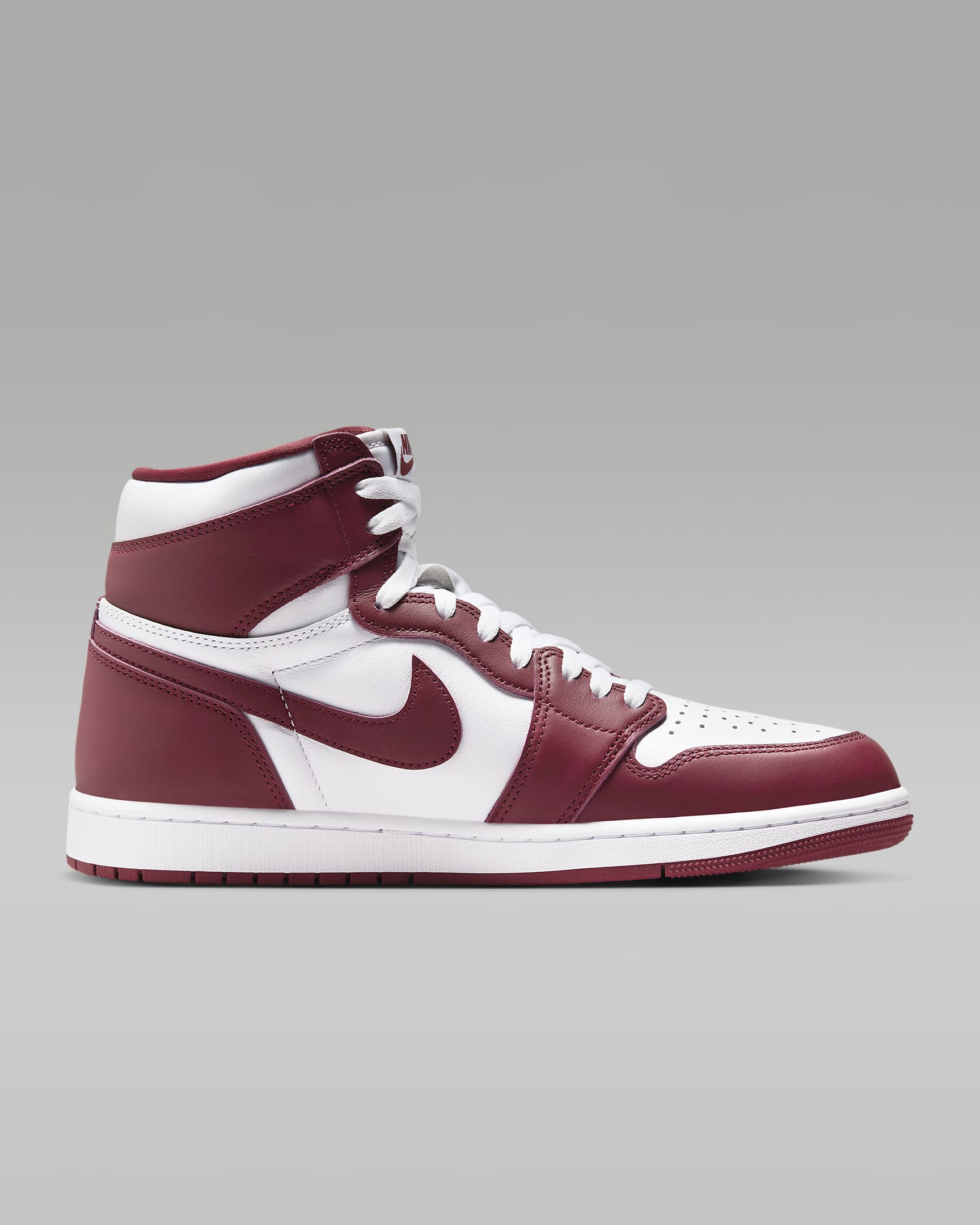 Air Jordan 1 Retro High OG Men's Shoes - White/Team Red