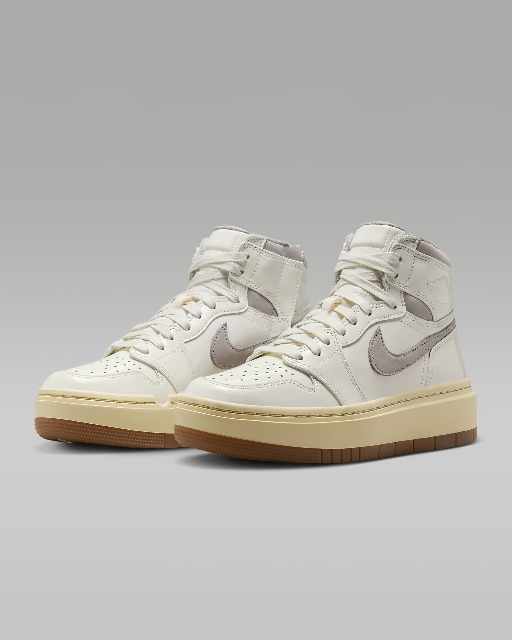 Chaussure Air Jordan 1 Elevate High SE pour femme - Sail/Pale Vanilla/Gum Medium Brown/College Grey