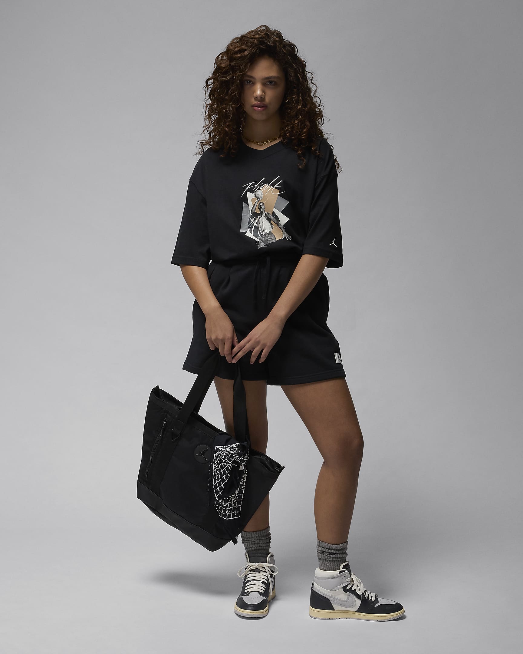 Jordan Women's Oversized Graphic T-Shirt - Black