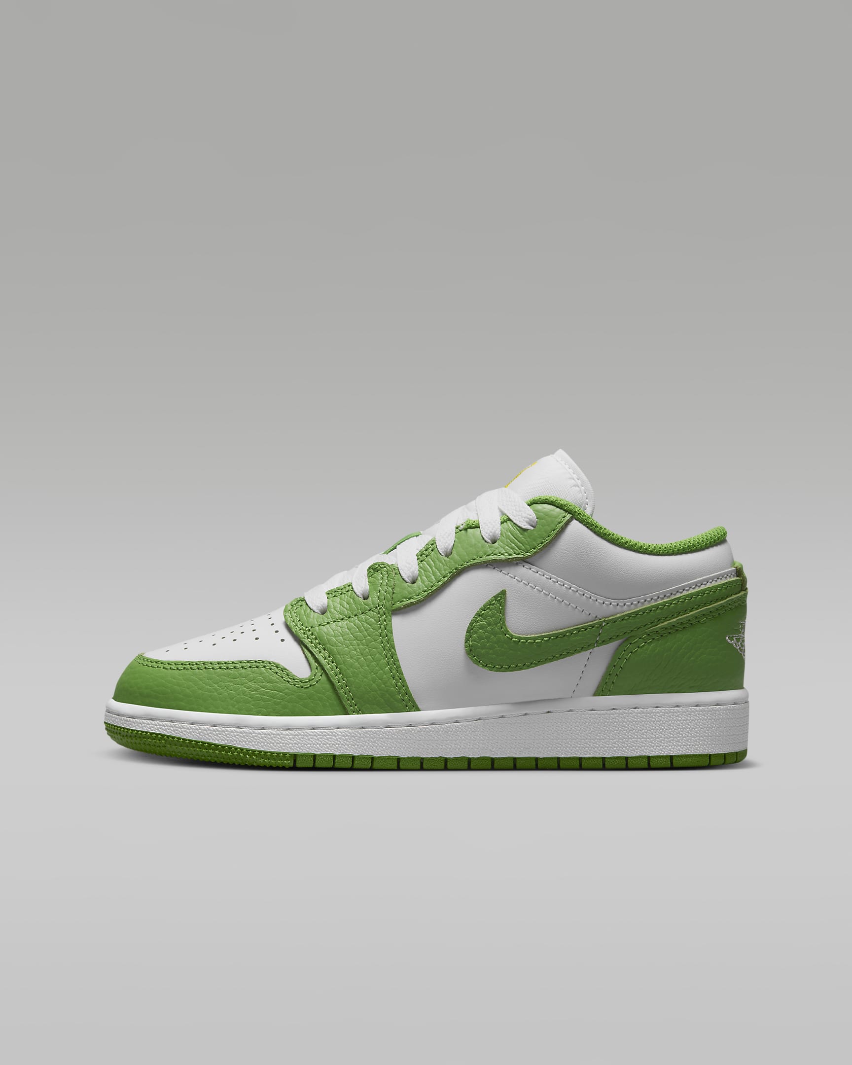 Sapatilhas Air Jordan 1 Low SE Júnior - Branco/Lightning/Chlorophyll