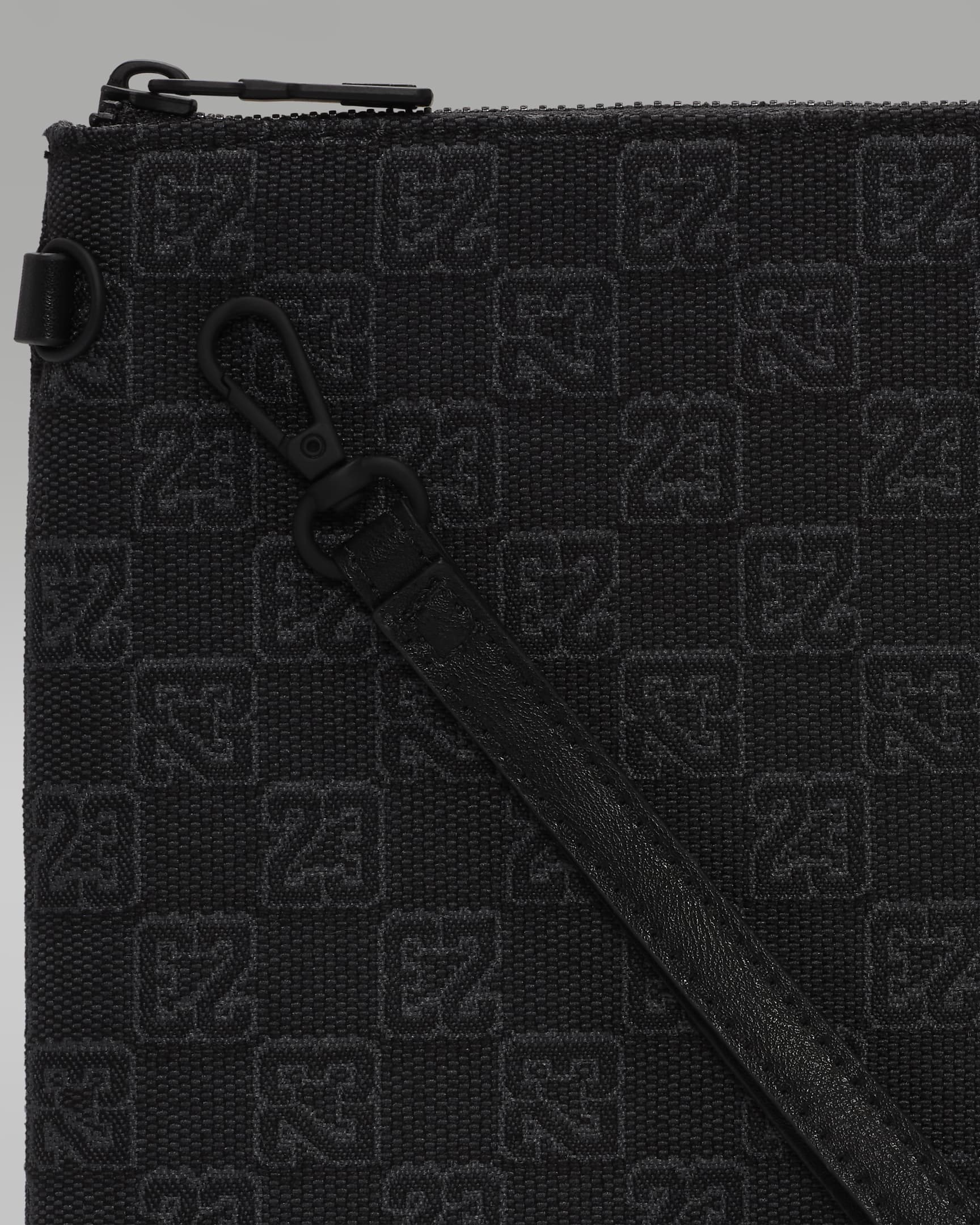 Jordan Monogram Pouch (0.69L) - Black