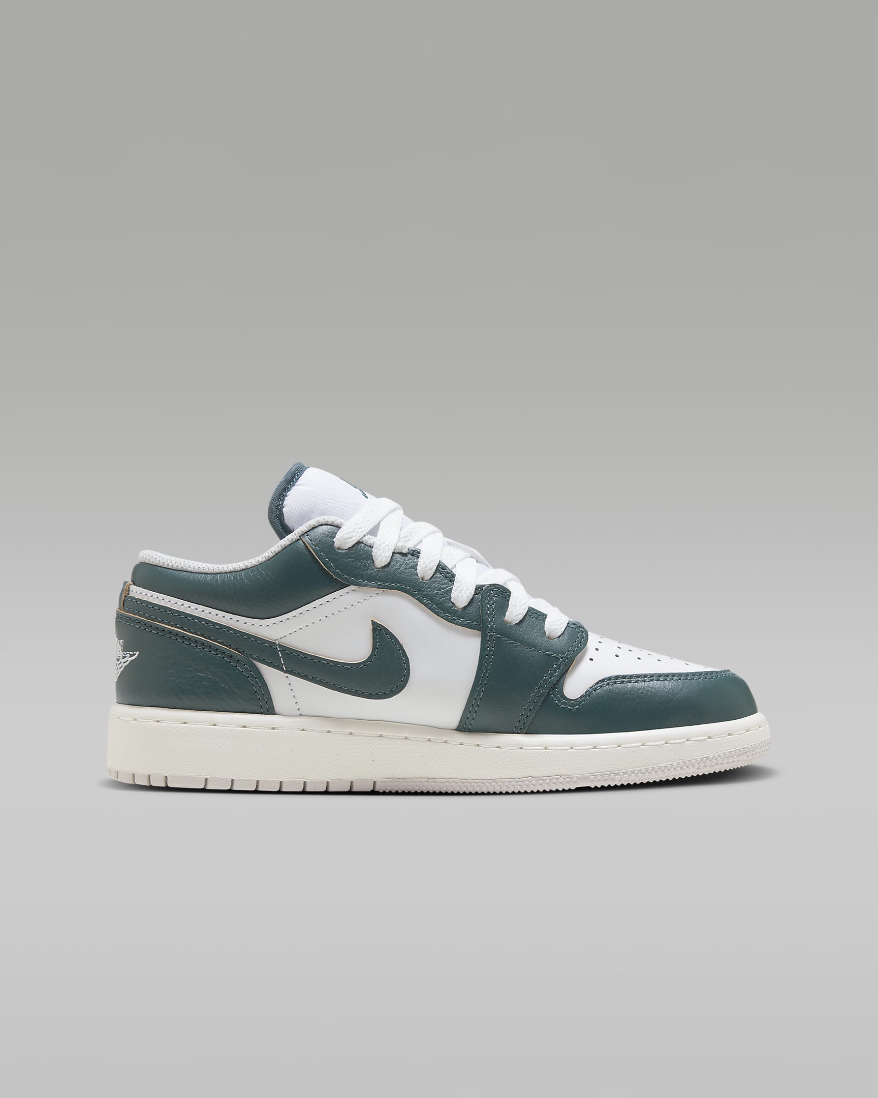 Air Jordan 1 Low SE Older Kids' Shoes - Oxidised Green/White/Sail/Oxidised Green