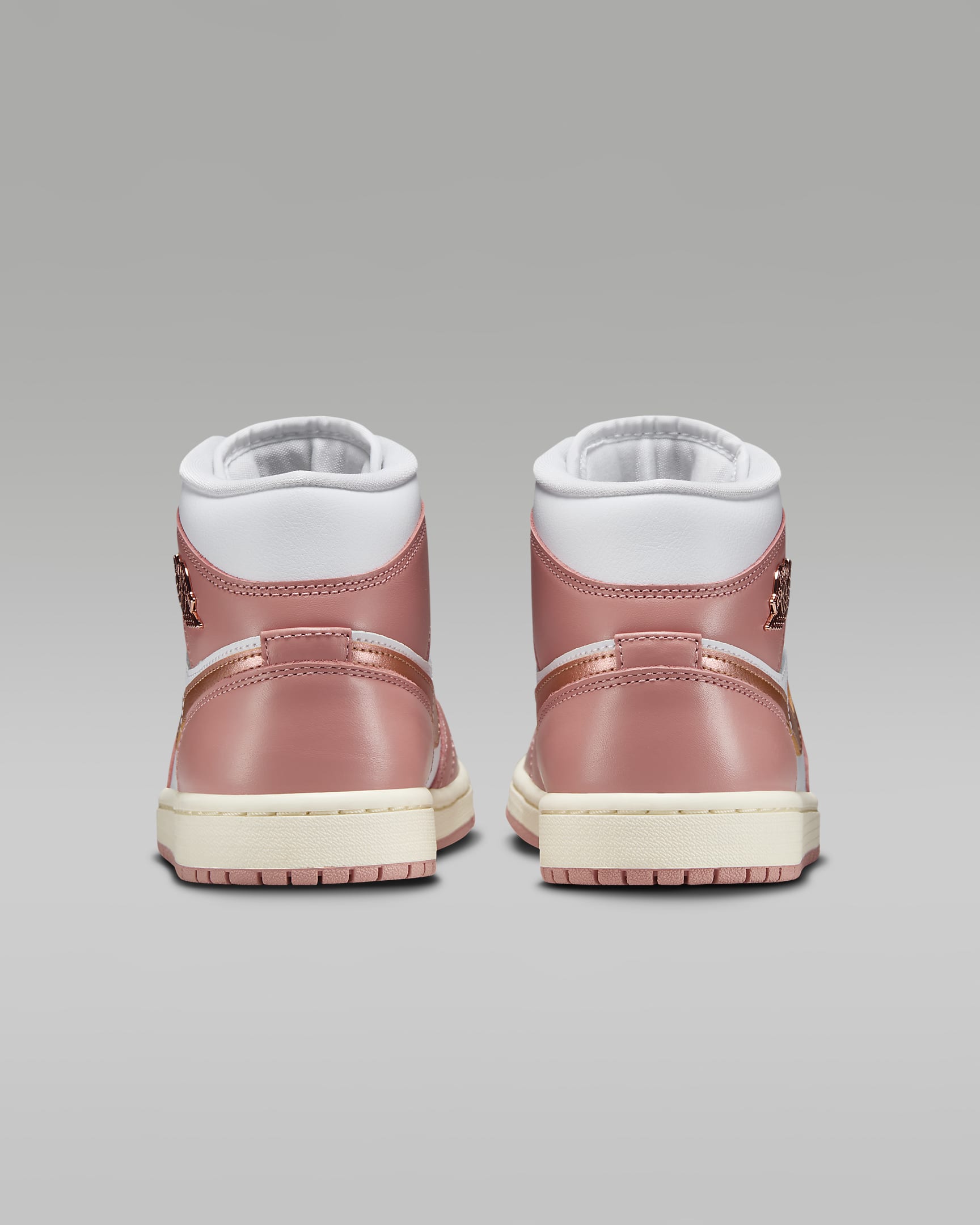 jordan future noir semelle blanche
