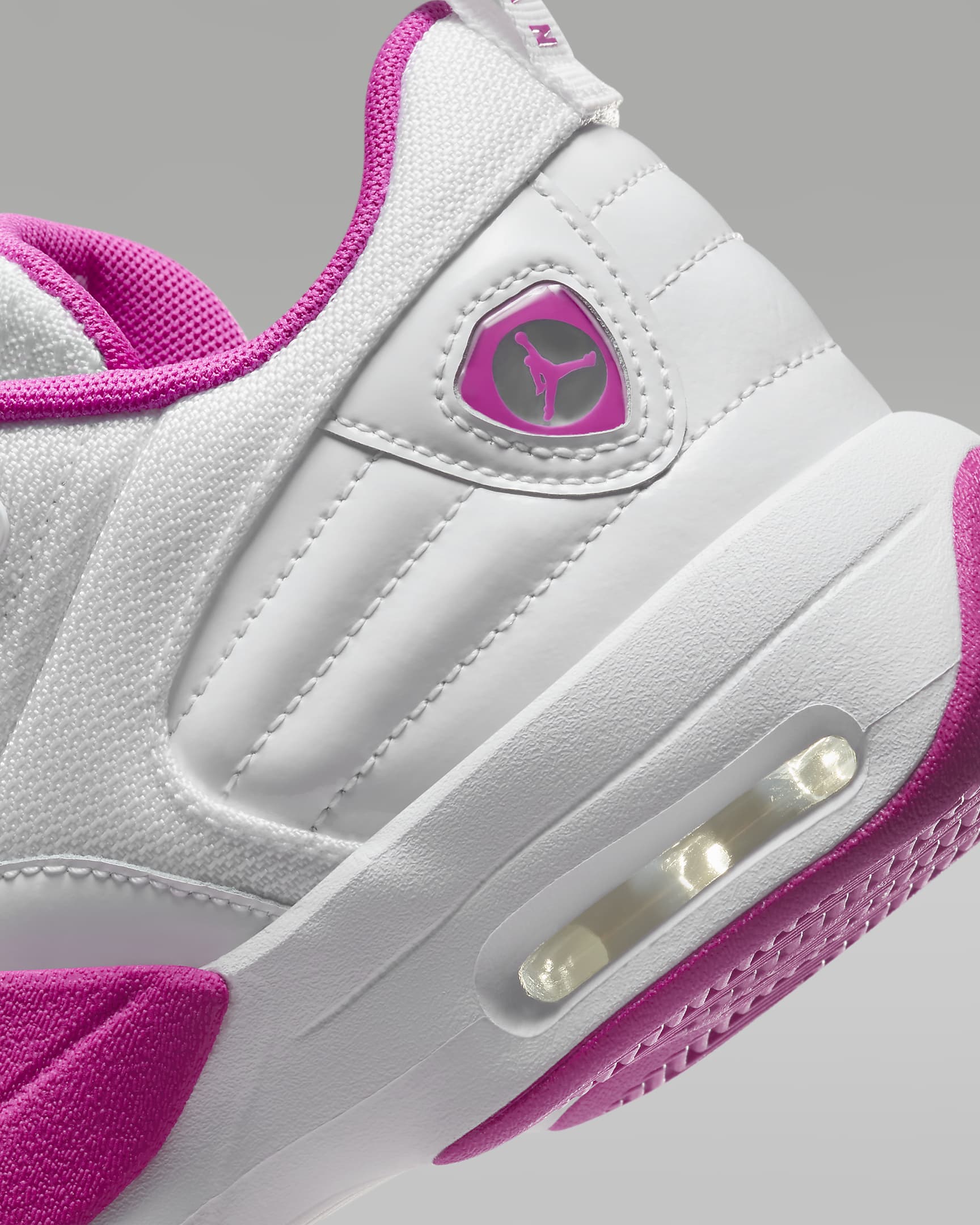 Jordan Max Aura 6 Older Kids' Shoes - White/Fire Pink