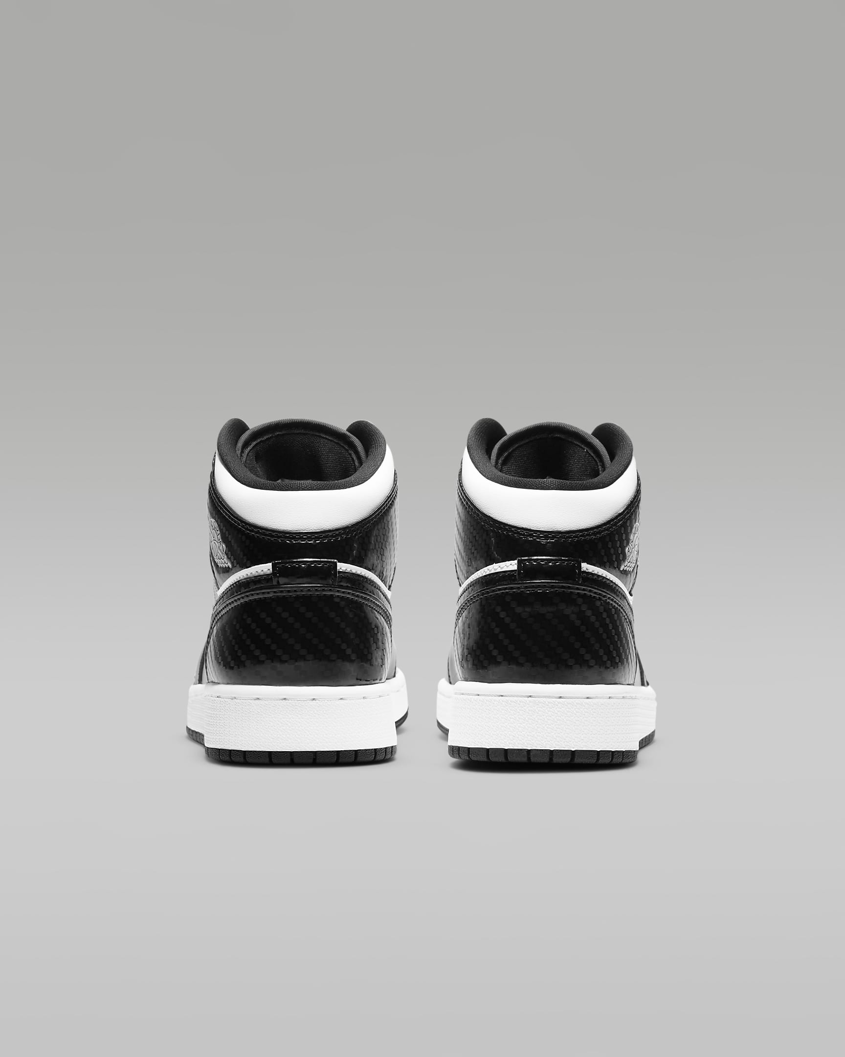Air Jordan 1 Mid SE Big Kids' Shoes. Nike JP
