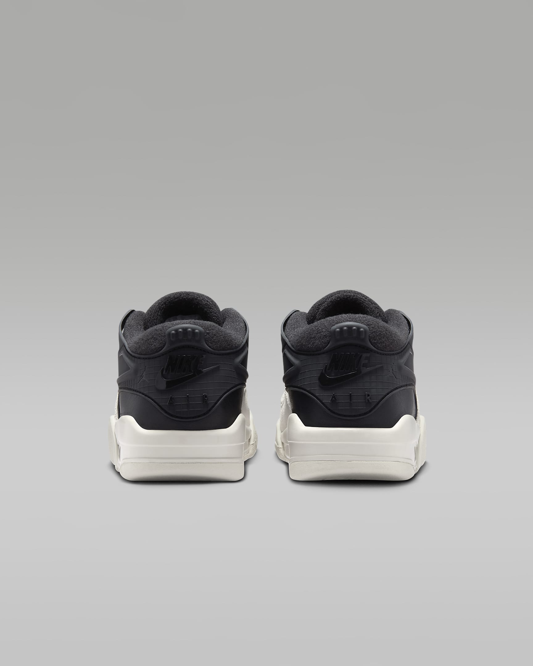 Tenis para niños grandes Air Jordan 4RM - Negro/Gris oscuro/Hueso claro