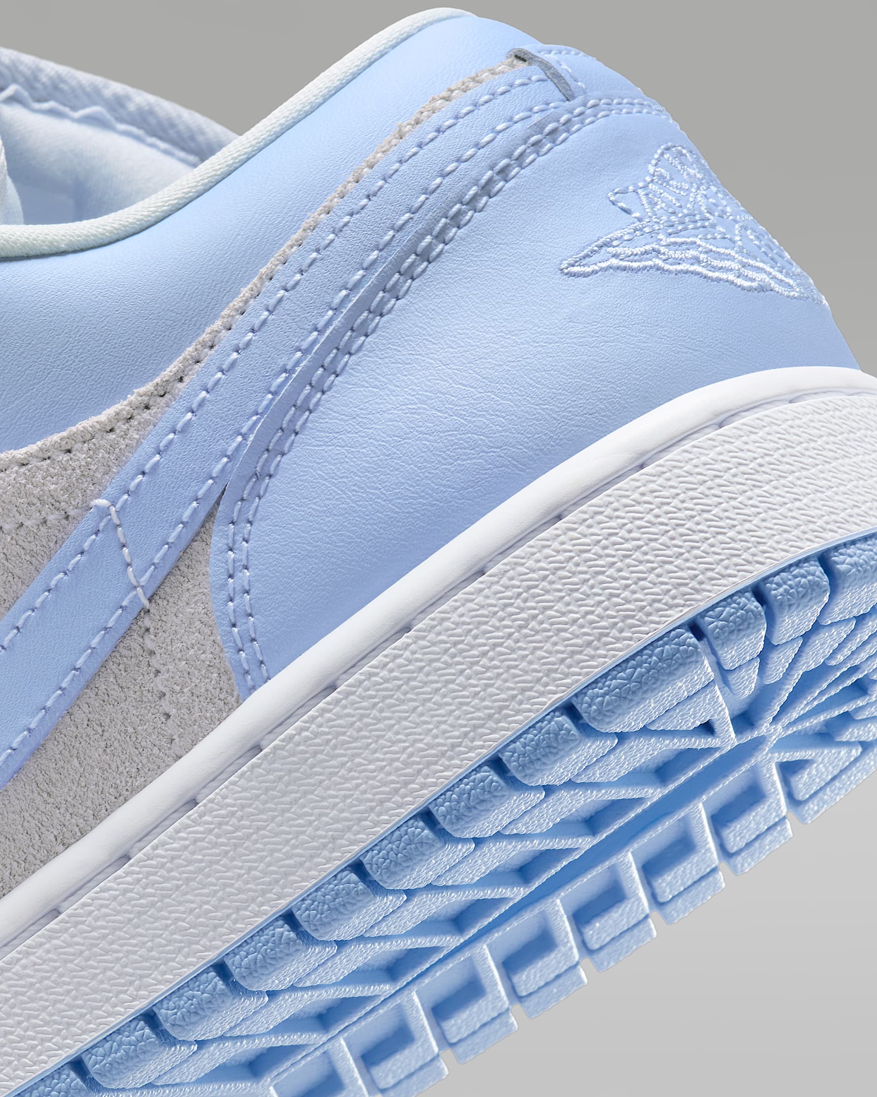 Air Jordan 1 Low Women's Shoes - Football Grey/White/Aluminium