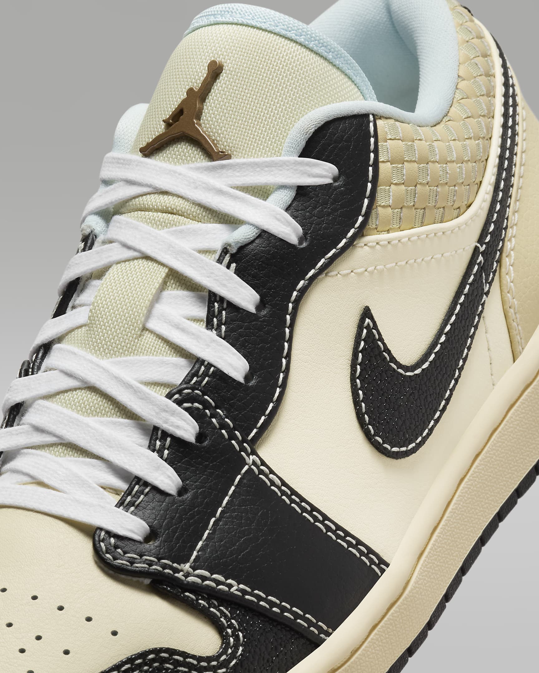 Air Jordan 1 Low SE Herrenschuh - Coconut Milk/Muslin/Team Gold/Schwarz