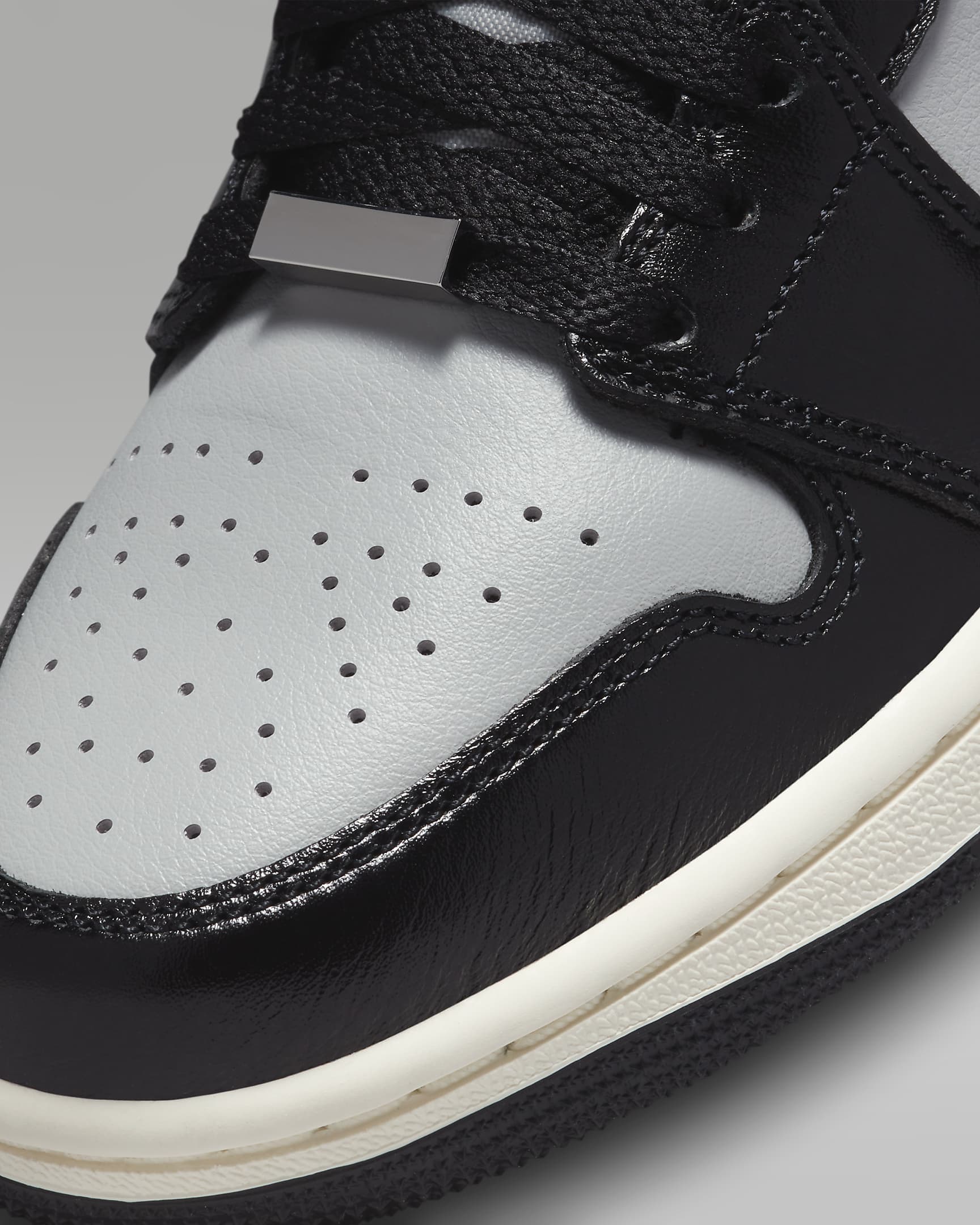 Air Jordan 1 Mid SE Women's Shoes - Black/Light Smoke Grey/Sail/Metallic Silver