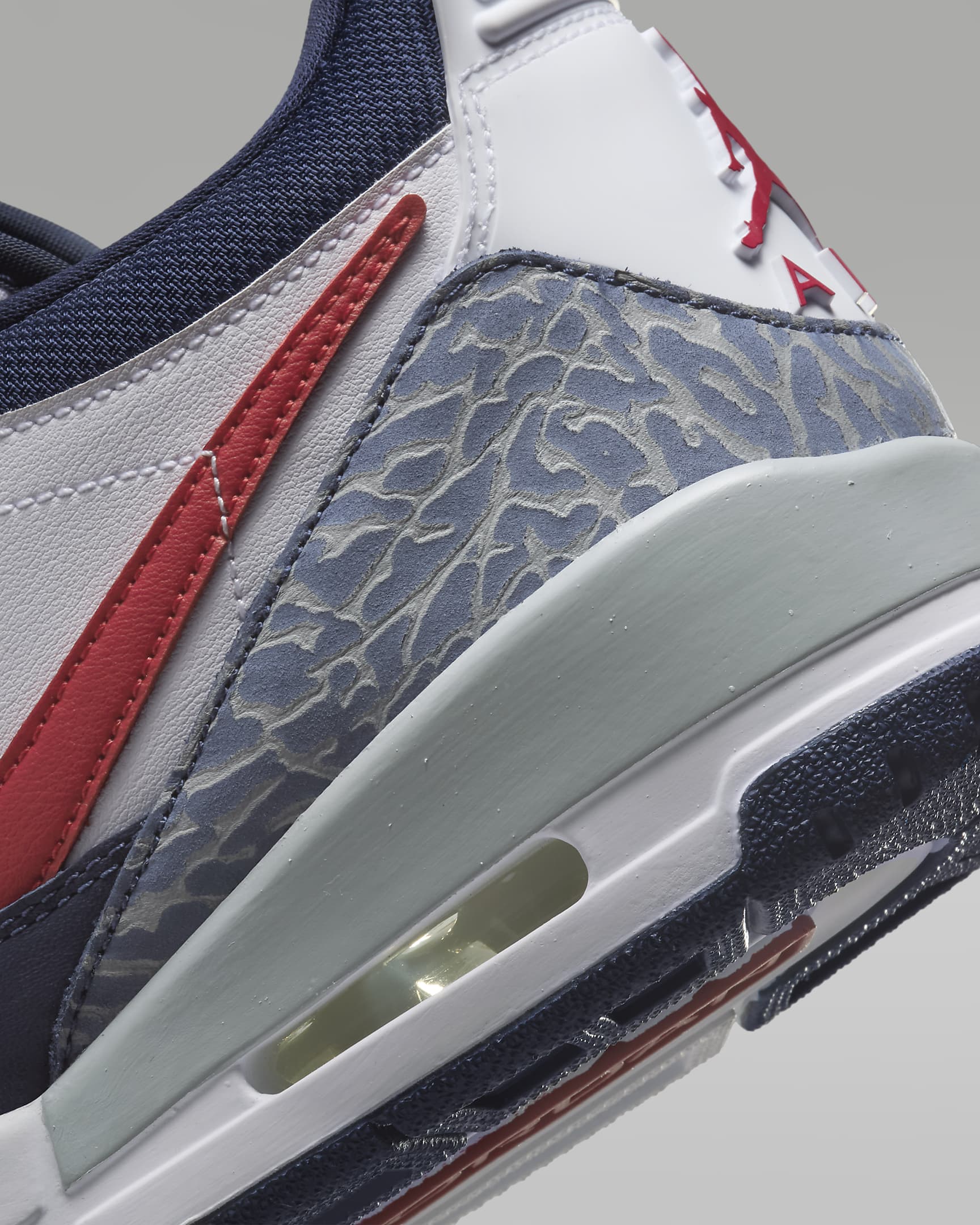 Chaussure Air Jordan Legacy 312 Low pour homme - Blanc/Midnight Navy/Wolf Grey/Varsity Red