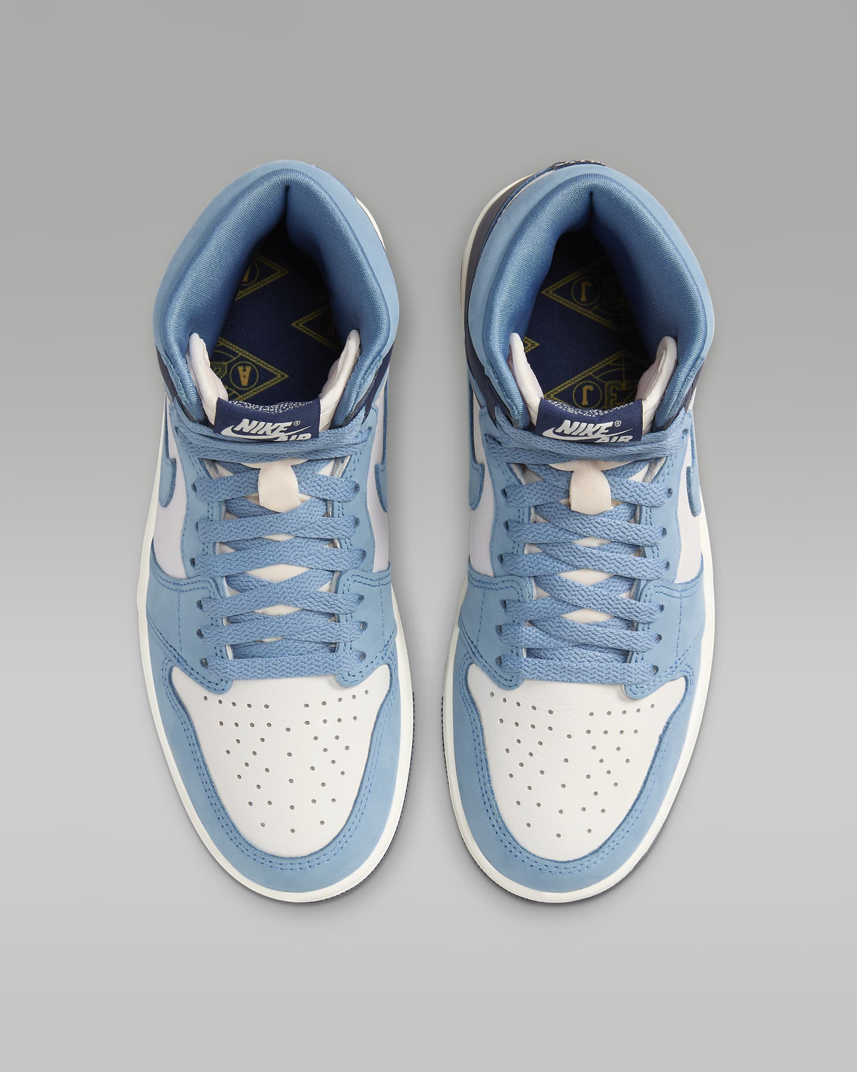 air-jordan-1-retro-high-og-first-in-flight-womens-shoes-top-view