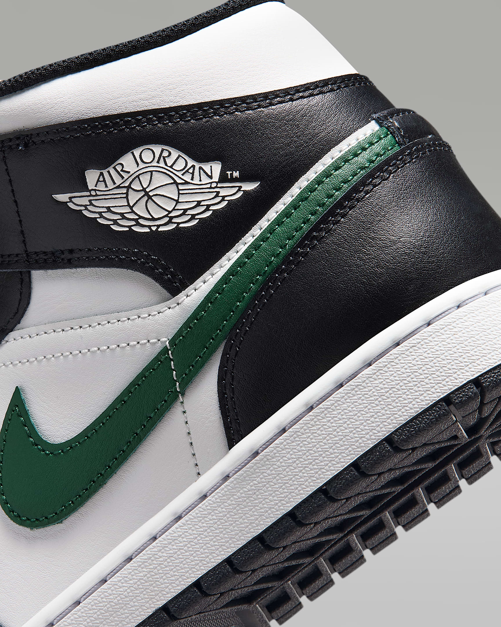 Air Jordan 1 Mid Men's Shoes - Black/Gorge Green/Summit White