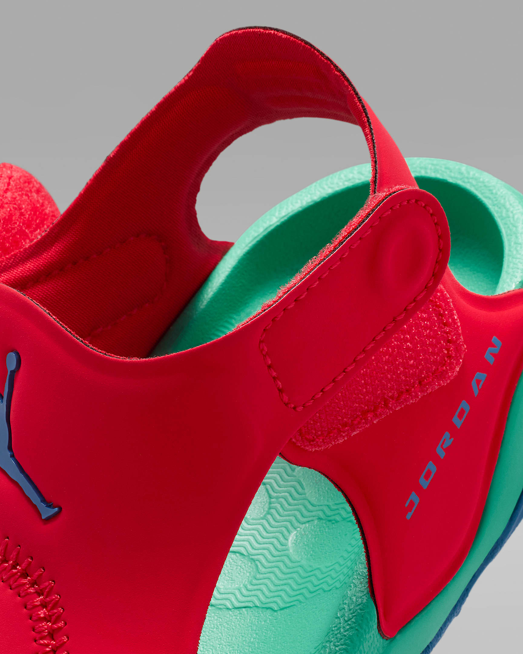 Jordan OTDR Younger Kids' Sandals - University Red/Track Red/Kinetic Green/True Blue