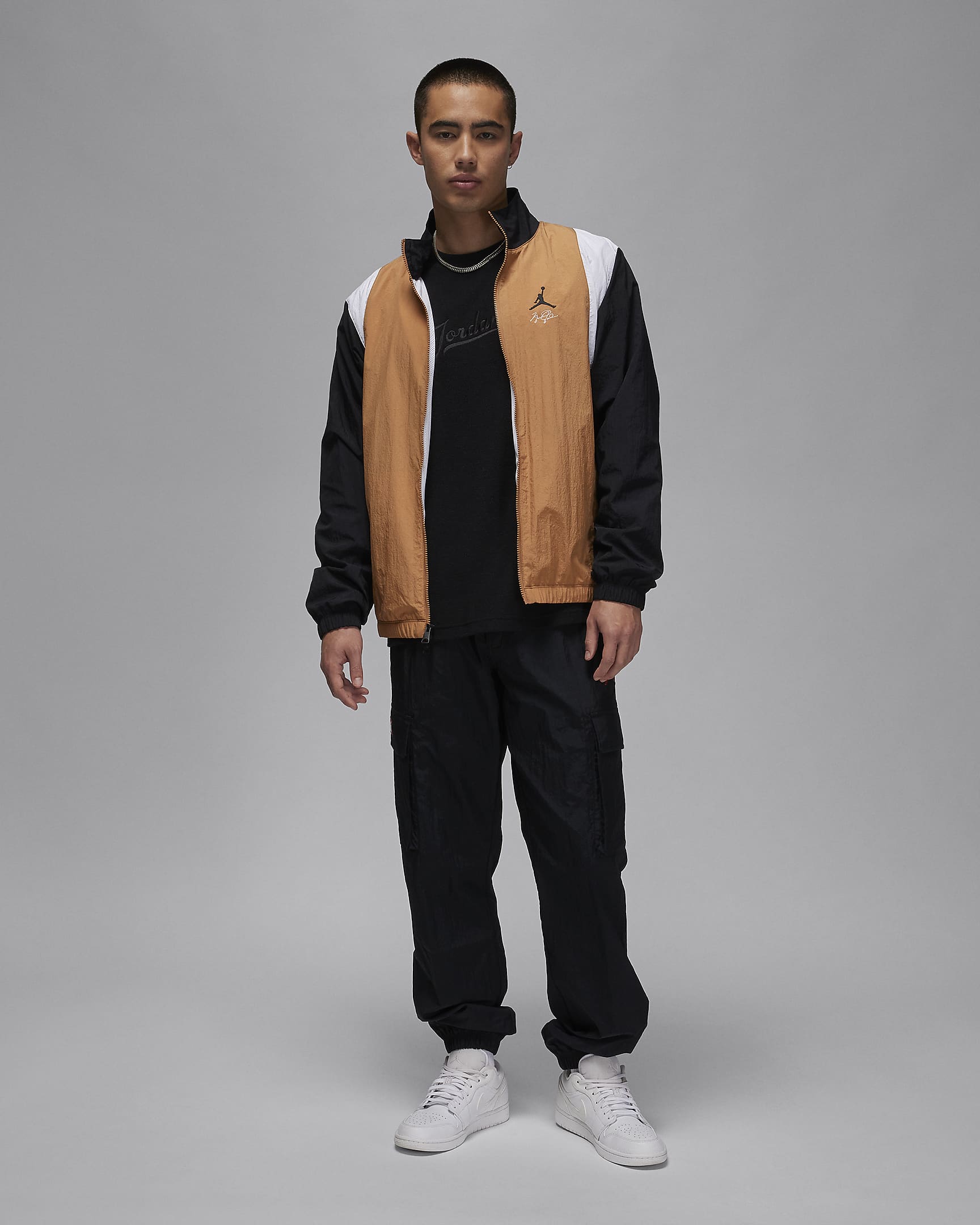 Jordan Essentials Men's Jacket. Nike JP