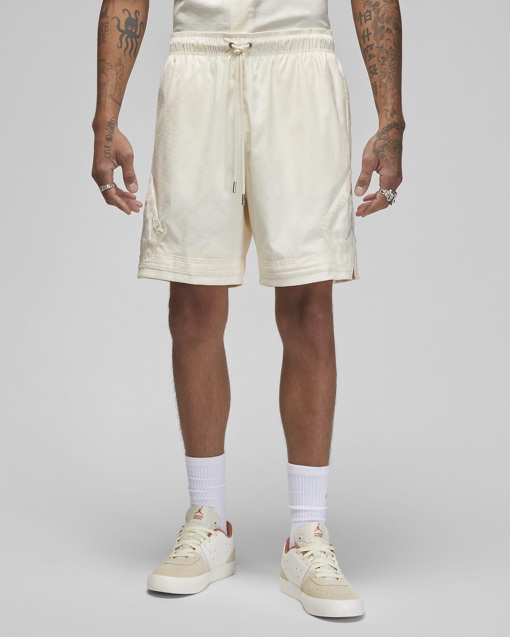 Jordan Essentials Men's Diamond Shorts. Nike IN