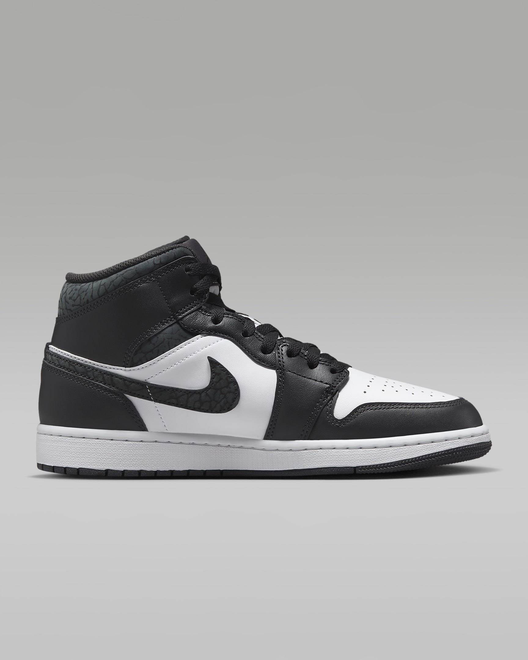 jordan basketball shoes black and white