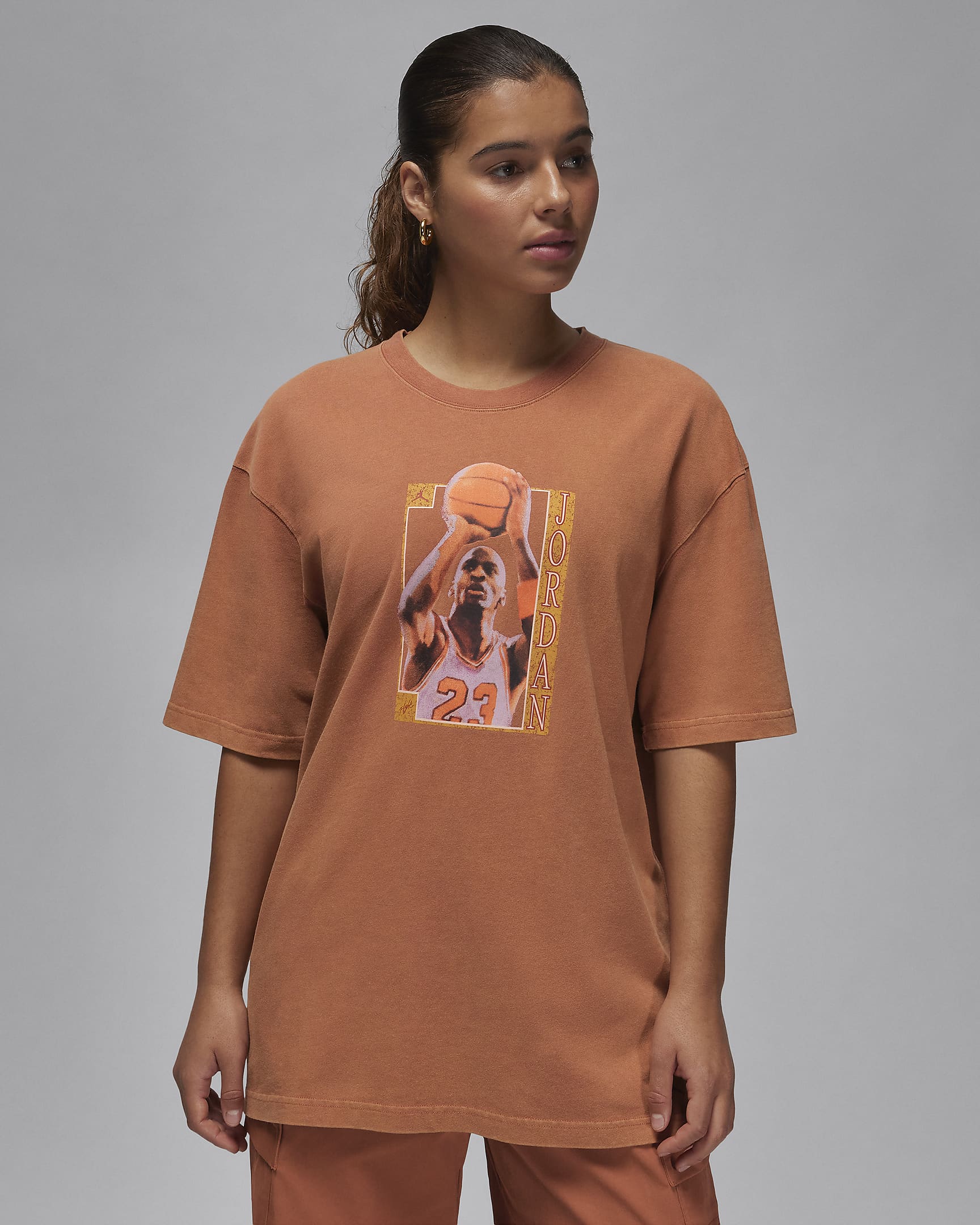 Jordan Women's Oversized Graphic T-Shirt - Dusty Peach/Dune Red