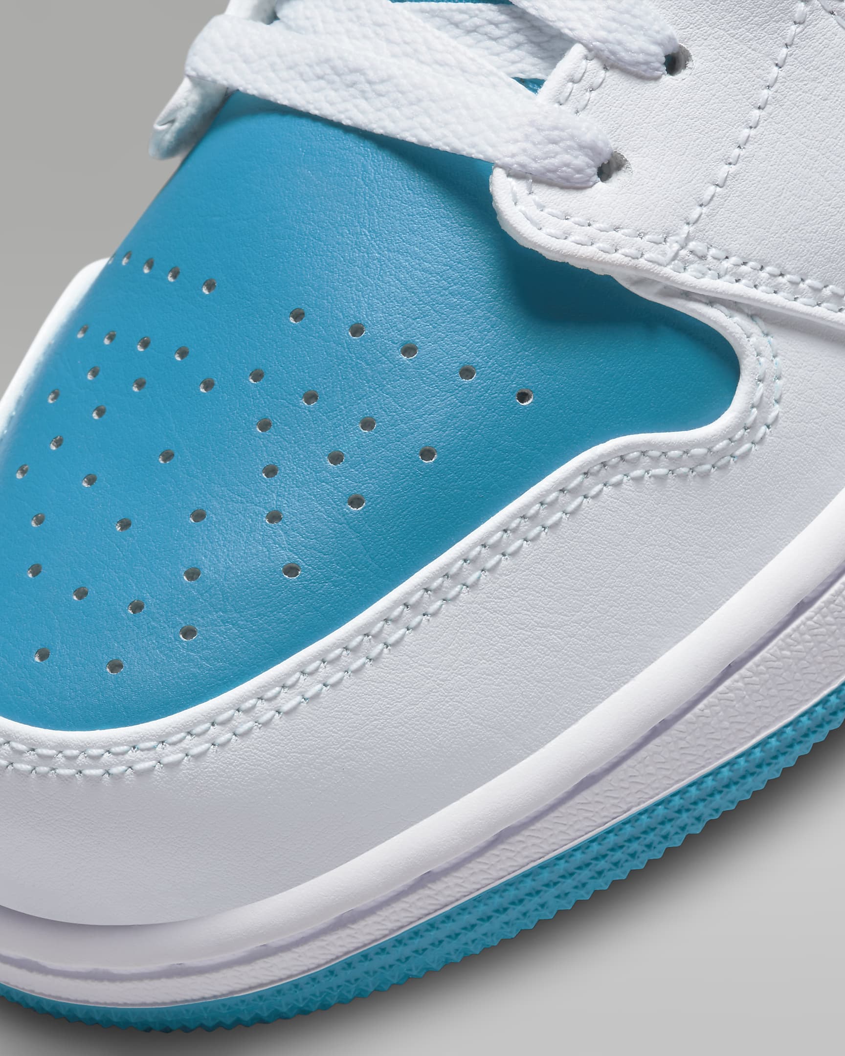 Air Jordan 1 Low Men's Shoes - White/Aquatone/Celestial Gold