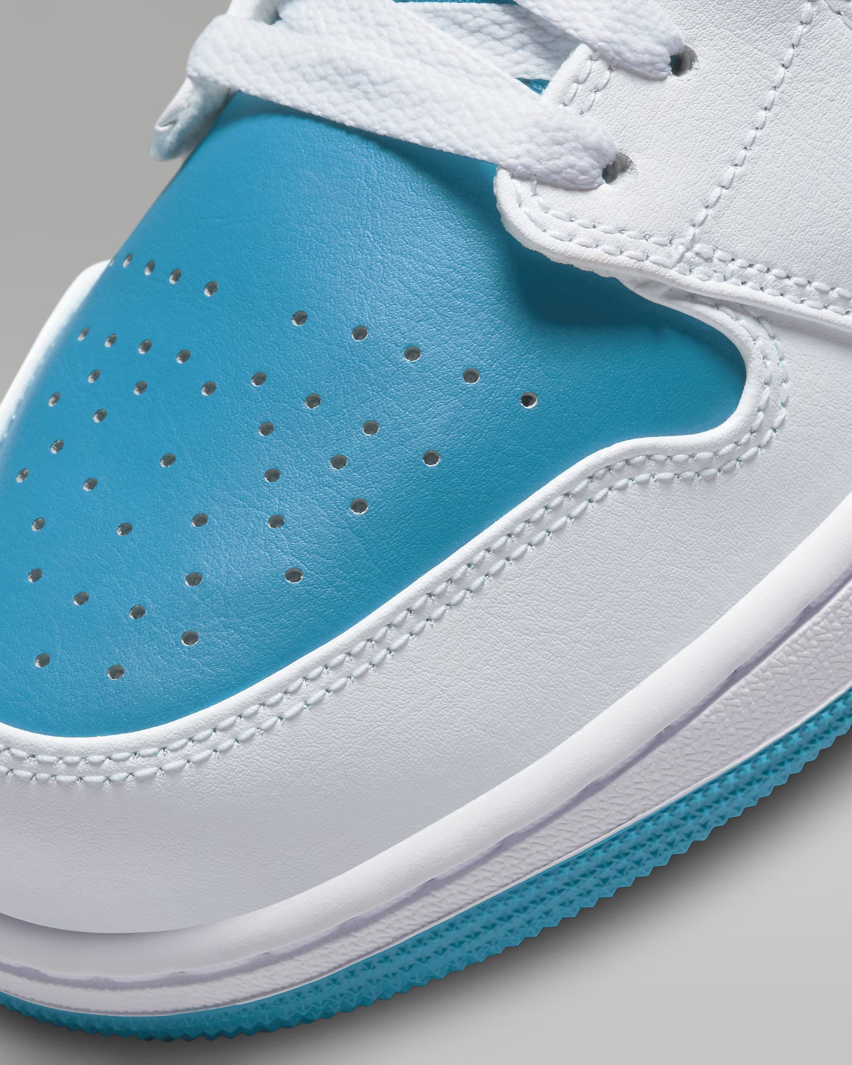 Air Jordan 1 Low Men's Shoes. Nike PH
