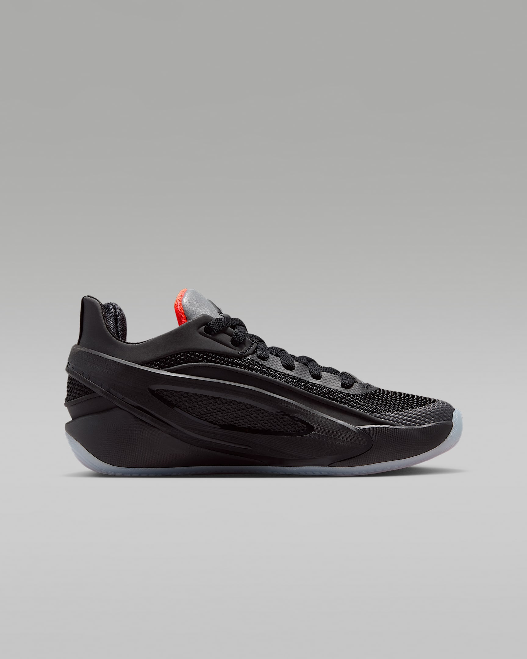 รองเท้าบาสเก็ตบอลเด็กโต Luka 5 "Black Metallic" - ดำ/Bright Crimson