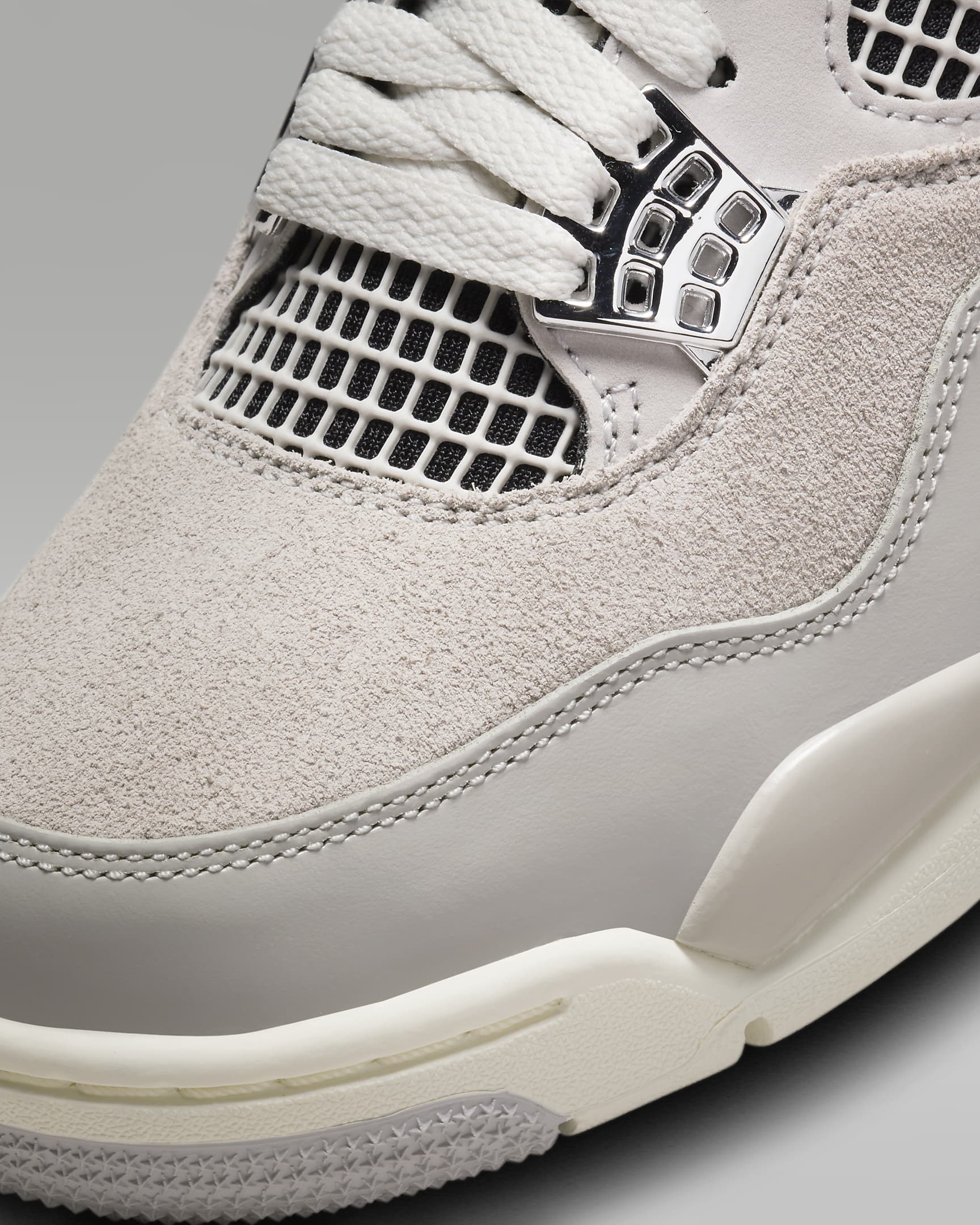 Air Jordan 4 Retro Women's Shoes. Nike PH