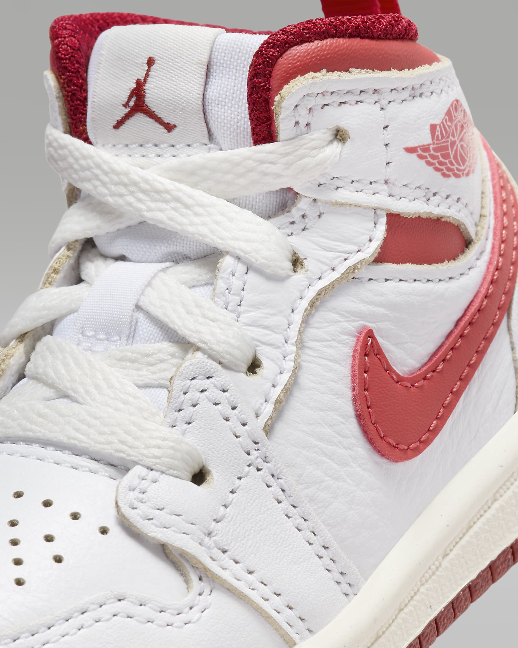 Jordan 1 Mid SE-sko til babyer/småbørn - hvid/Dune Red/Sail/Lobster