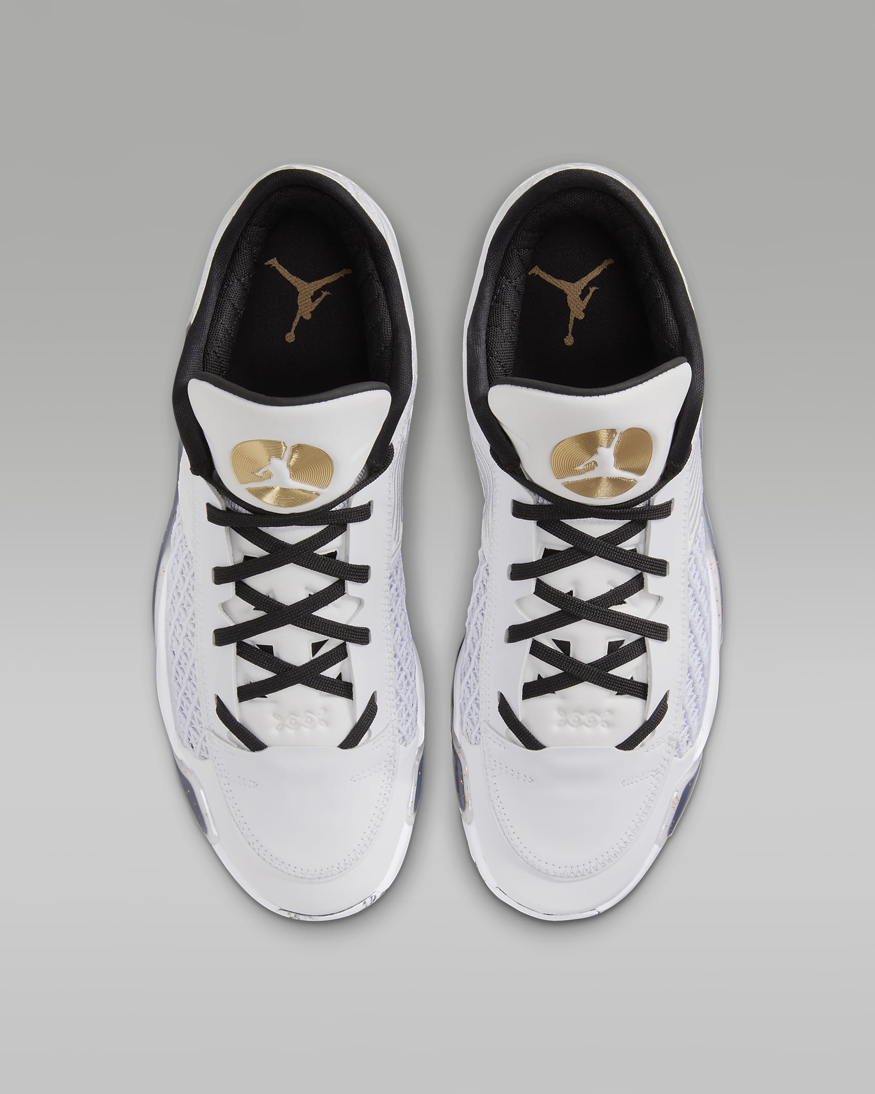 Basketbalové boty Air Jordan XXXVIII Low - Bílá/Černá/Pure Platinum/Metallic Gold