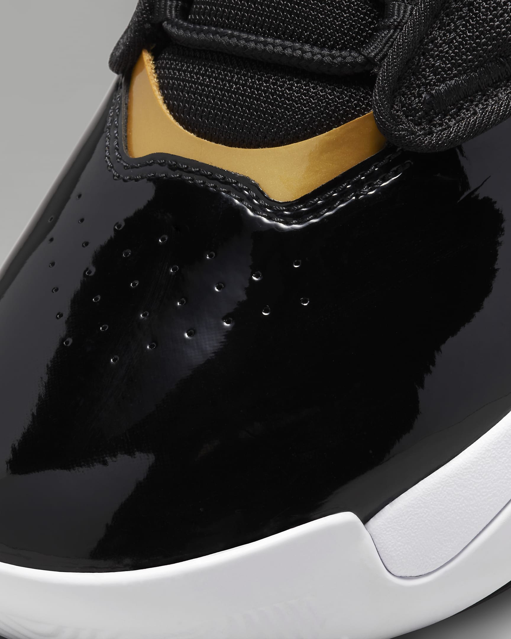 Chaussure Jordan Max Aura 4 pour Homme - Noir/Blanc/Metallic Gold