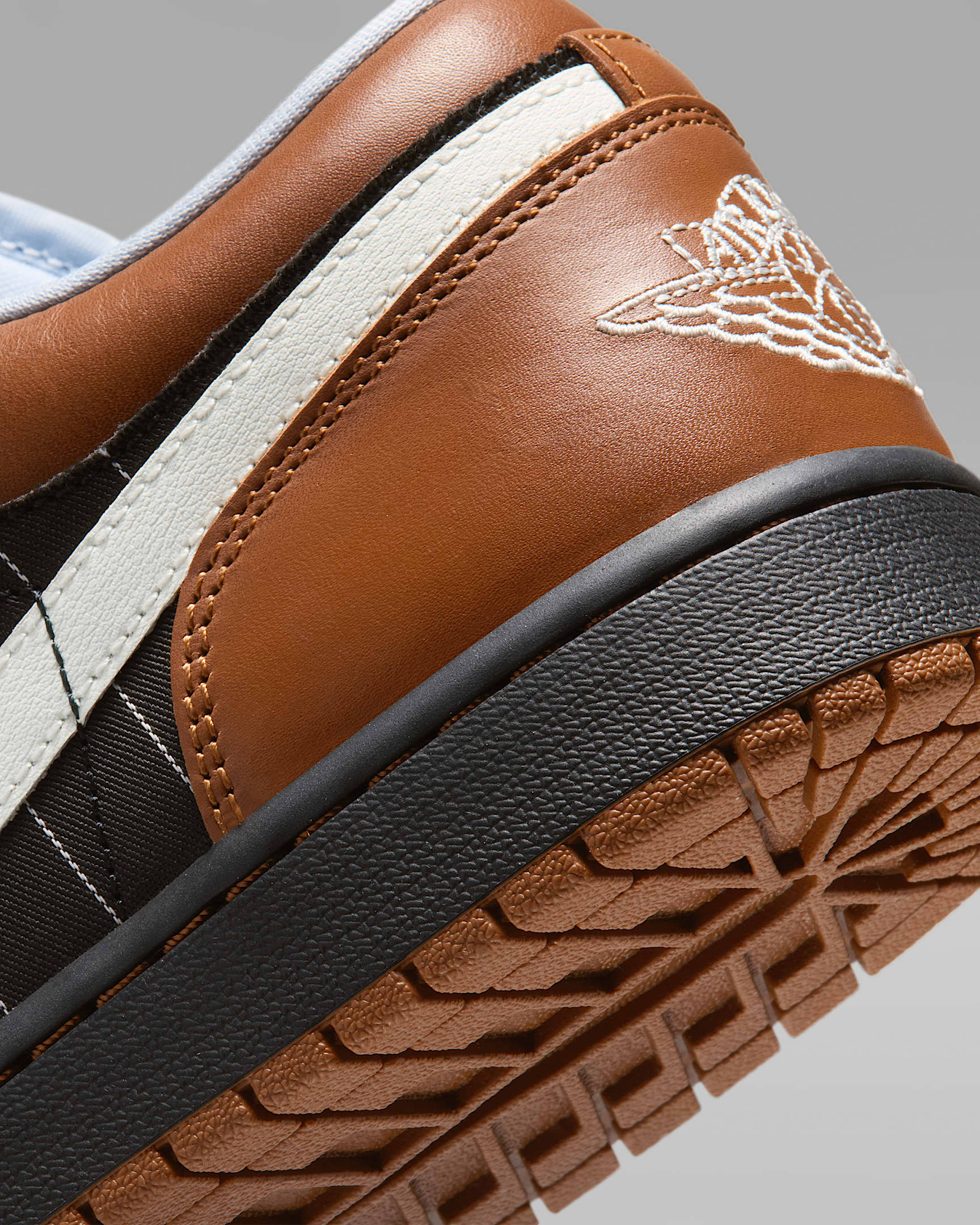Air Jordan 1 Low SE Men's Shoes - Black/Black/Light British Tan/Sail