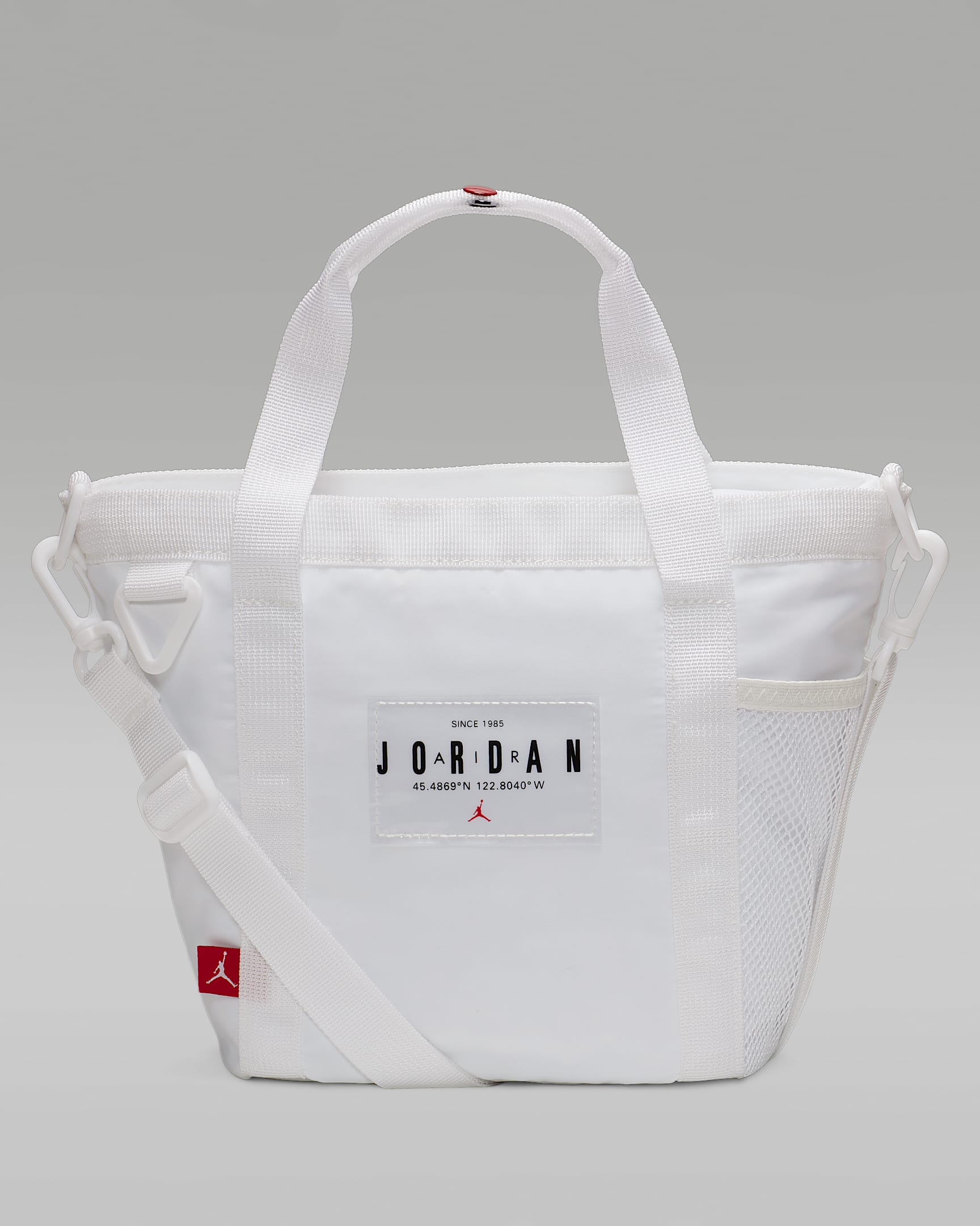 Air Jordan Mini Tote Kids' Tote Bag (7L). Nike HU