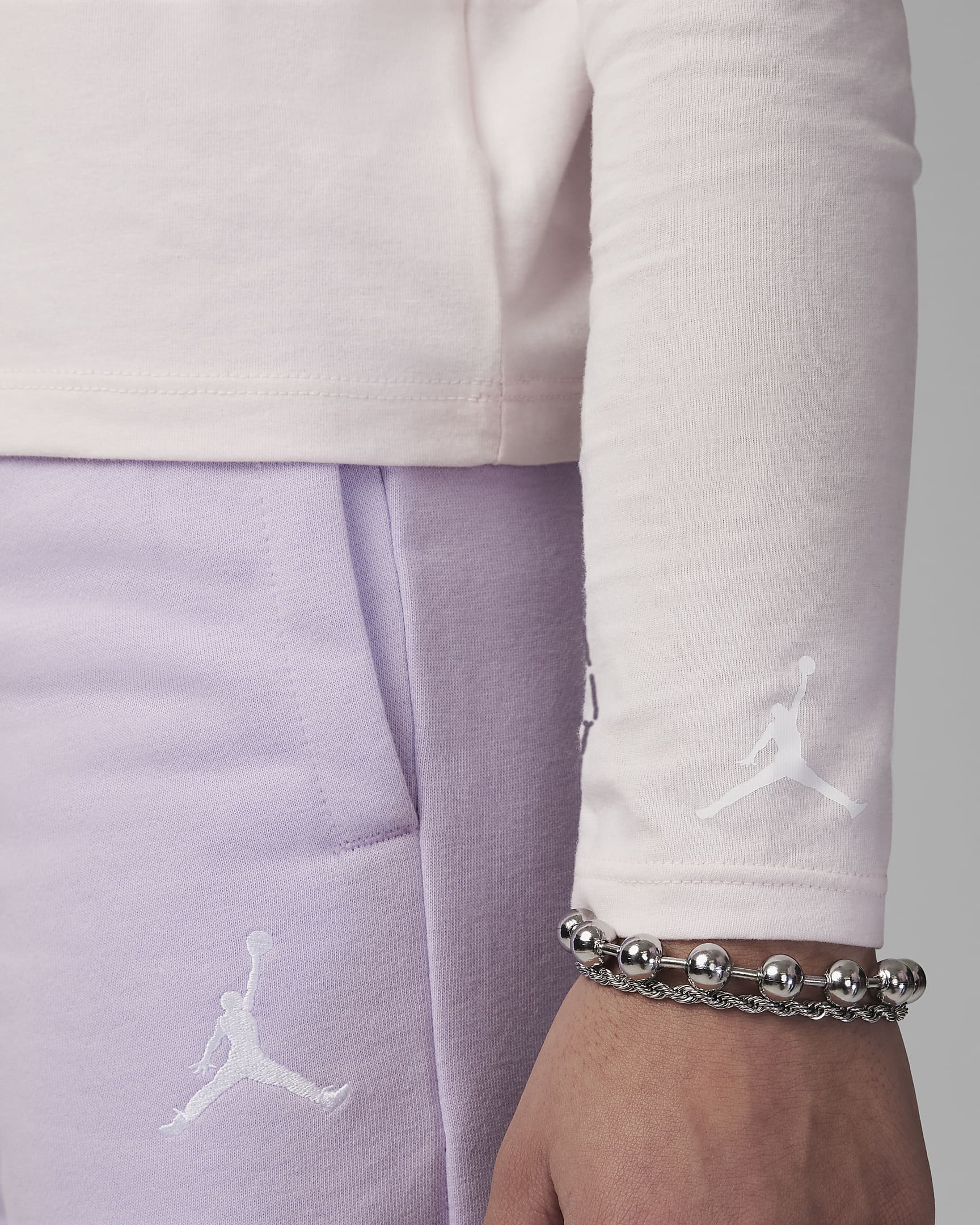 Jordan Fundamentals Older Kids' Long-Sleeve Graphic T-Shirt. Nike UK