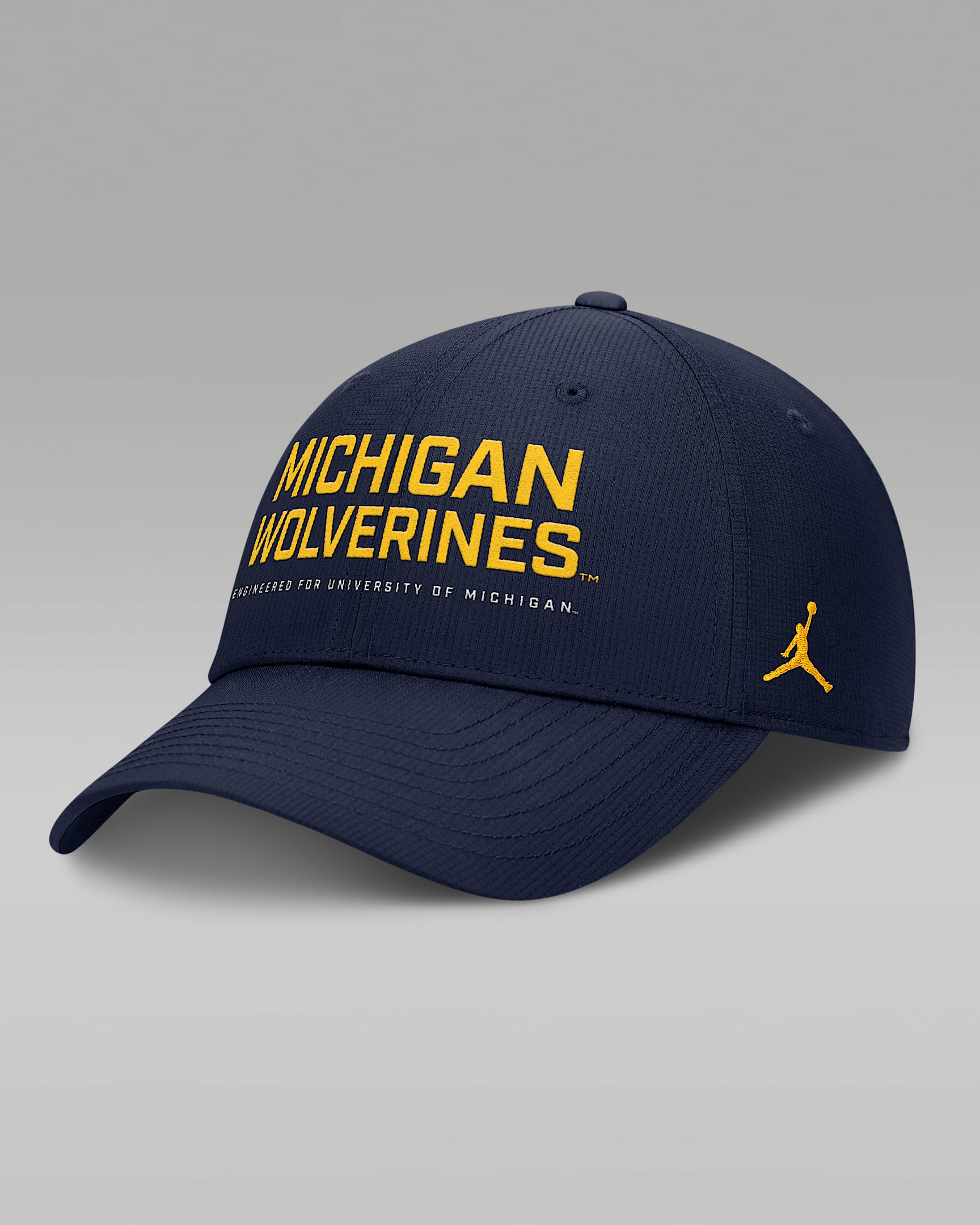 Gorra universitaria marca Jordan Dri-FIT ajustable para hombre Michigan On-Field Club Gameday - Azul marino