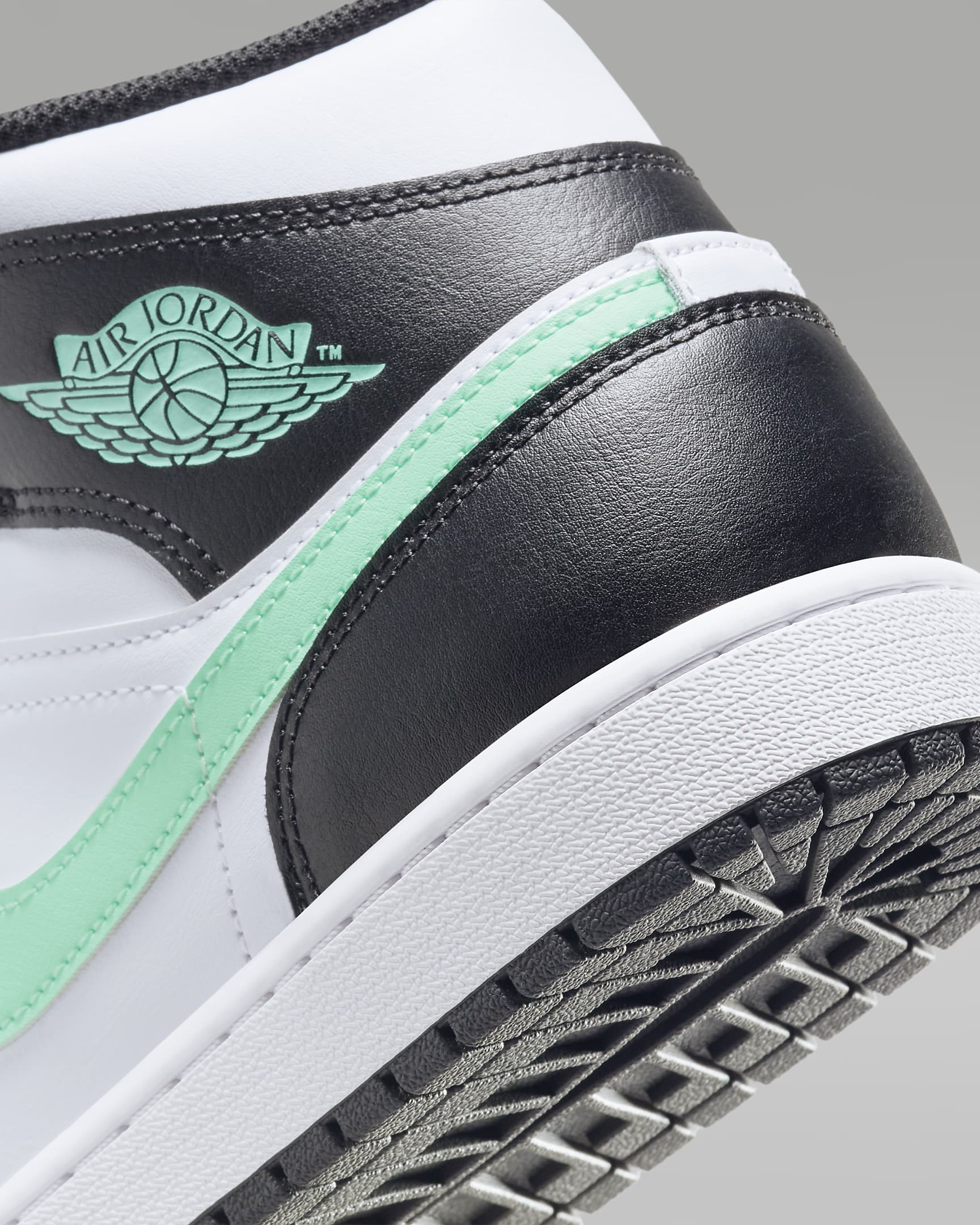 Scarpa Air Jordan 1 Mid - Uomo - Bianco/Nero/Green Glow